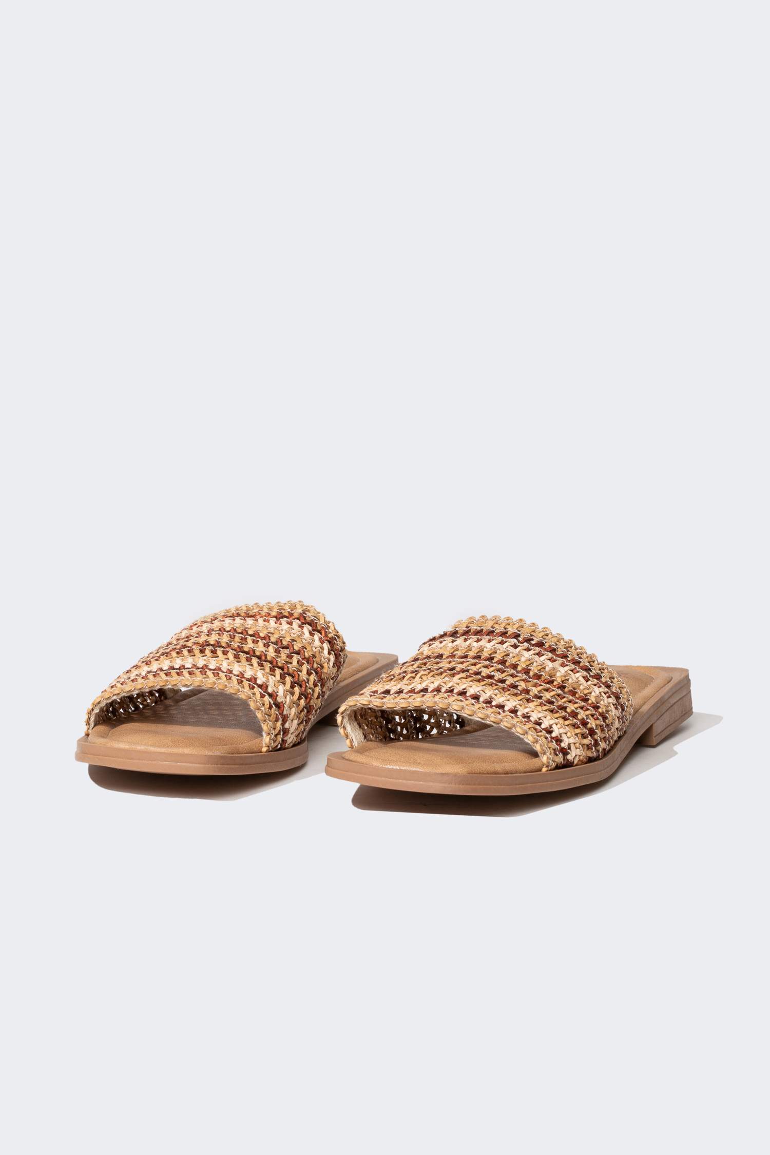 Woman Flat Sole Single Strap Straw Look Slippers