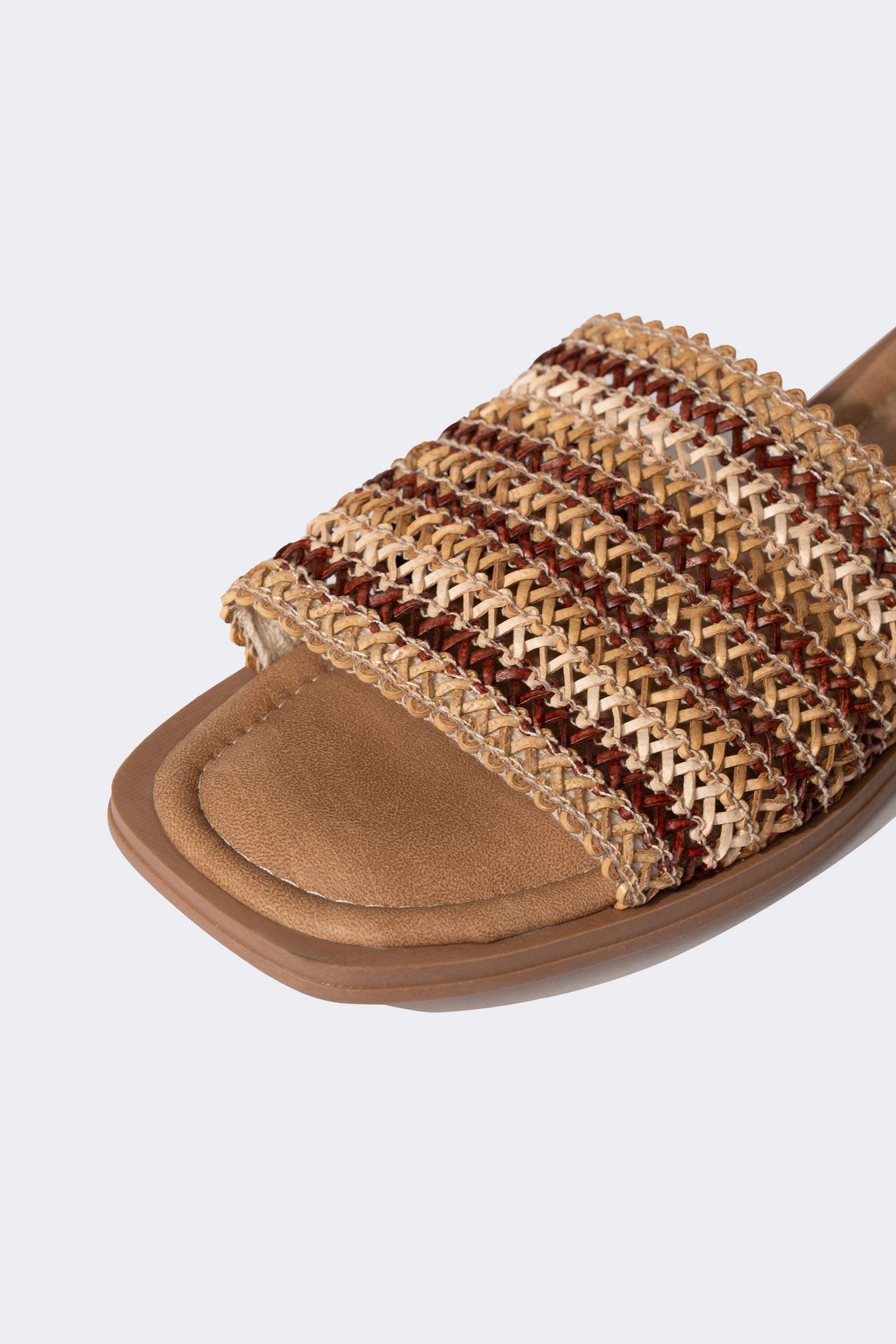 Woman Flat Sole Single Strap Straw Look Slippers