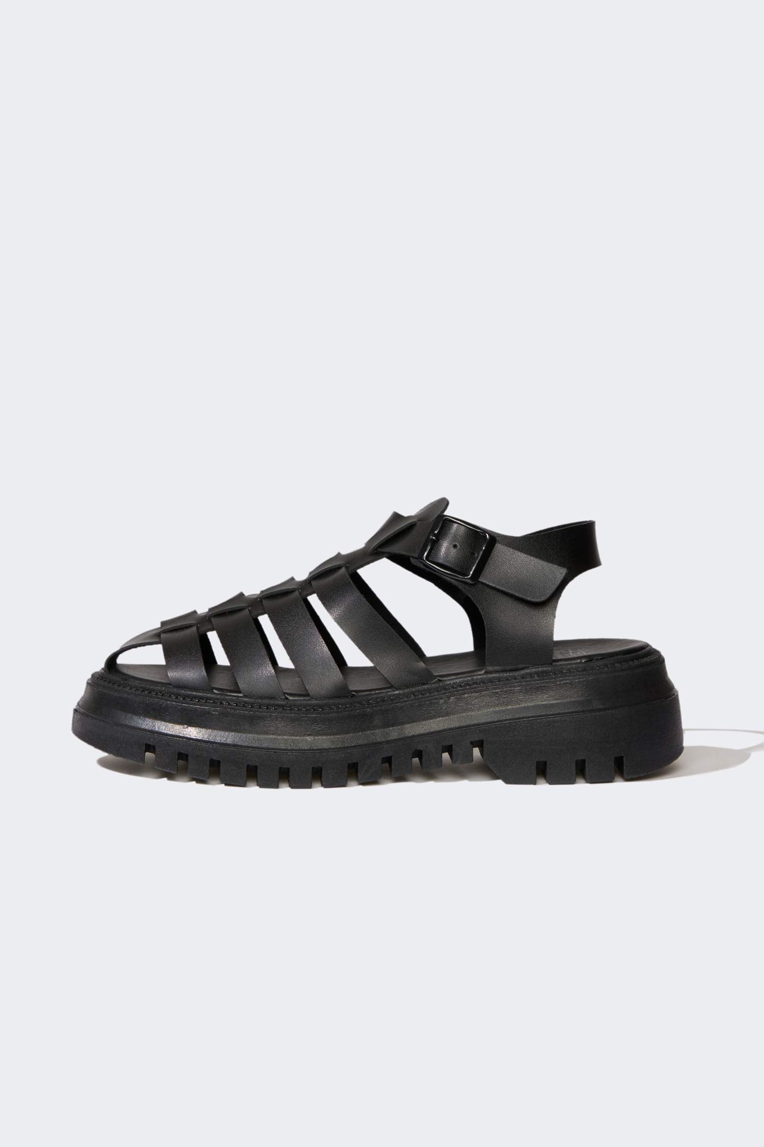 صندل بكعب عالي