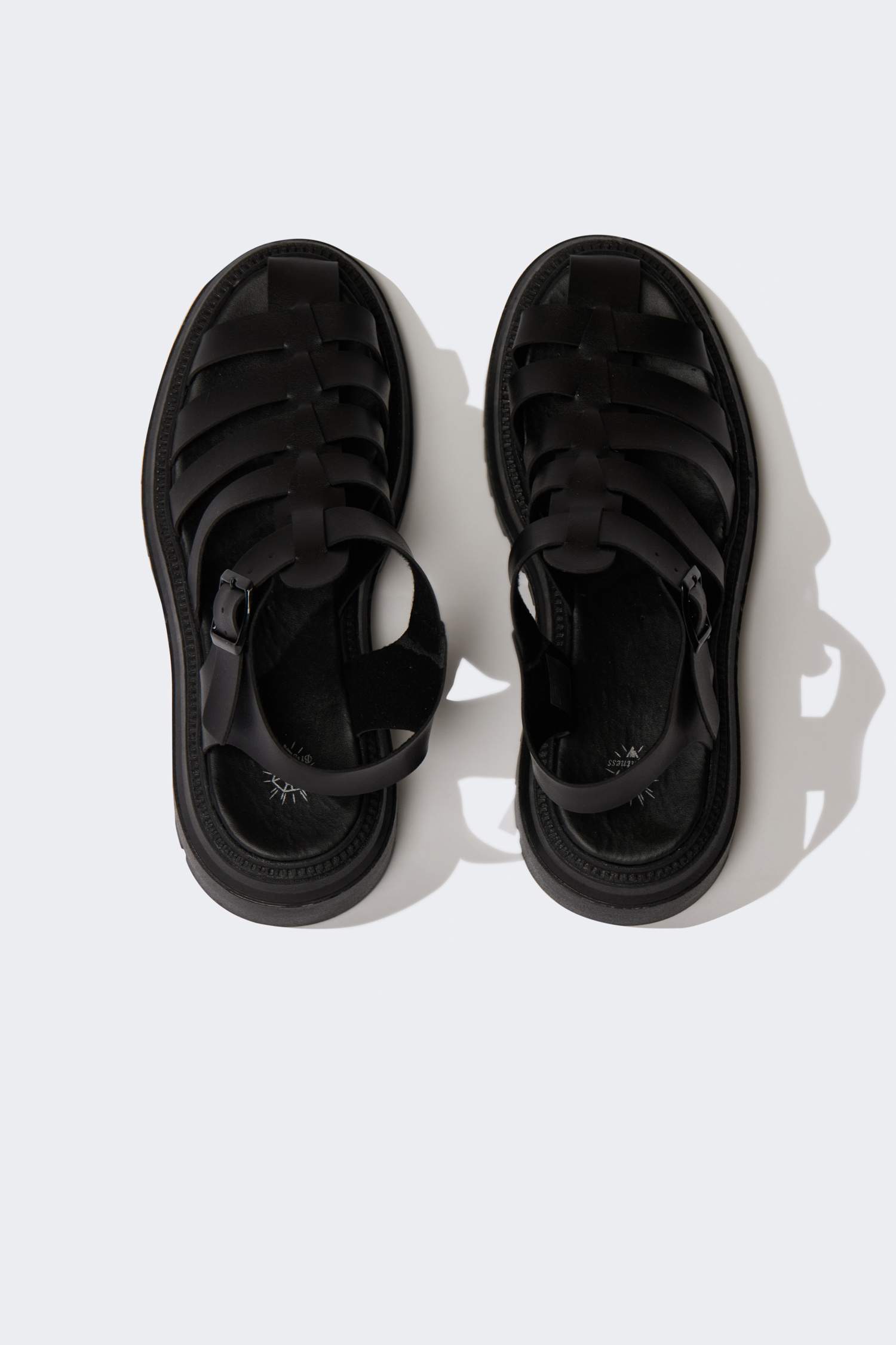 صندل بكعب عالي