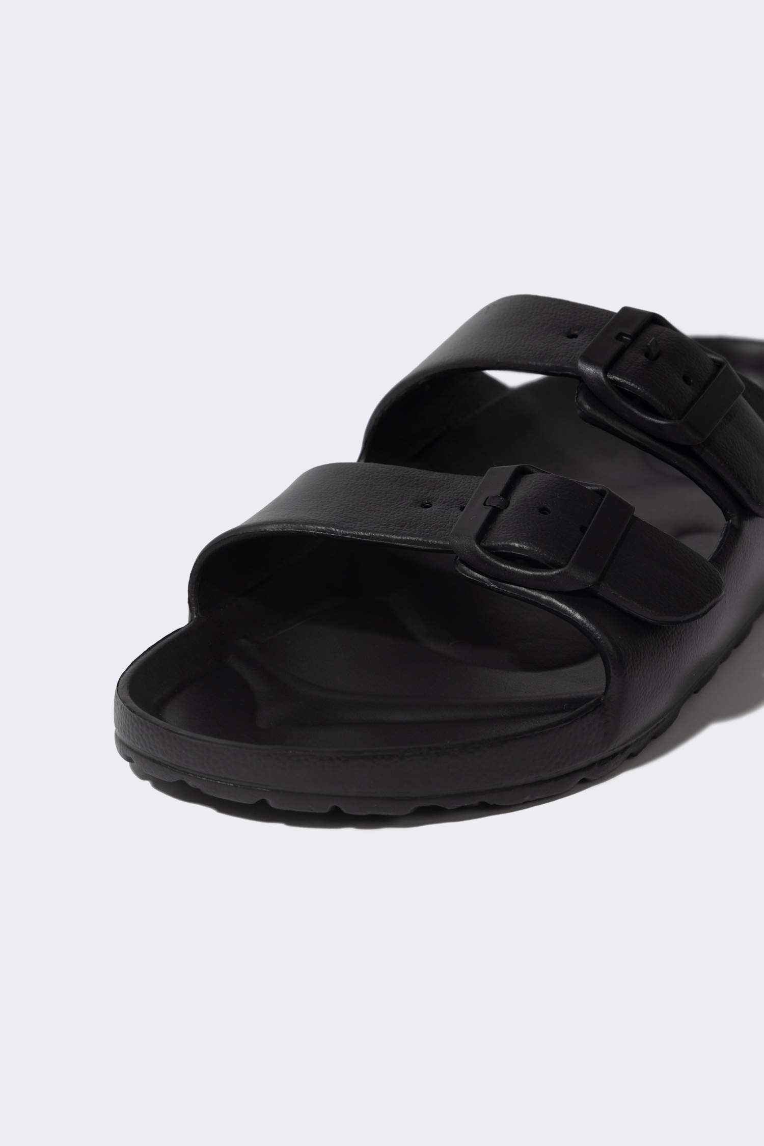 Сланцы на плоской подошве для мужчин