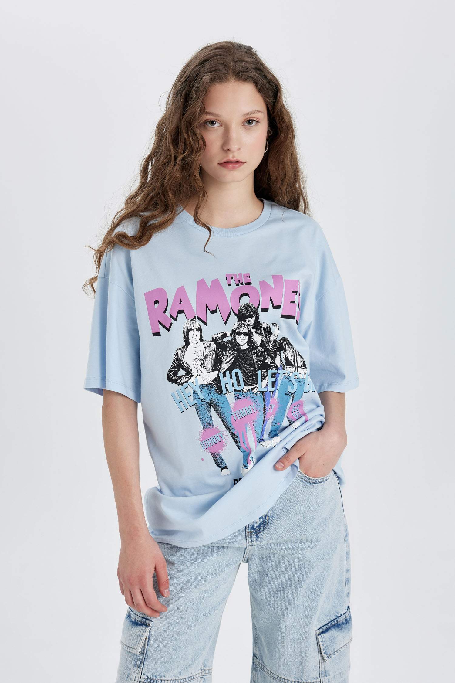 Ramones Oversize Fit Crew Neck T-Shirt