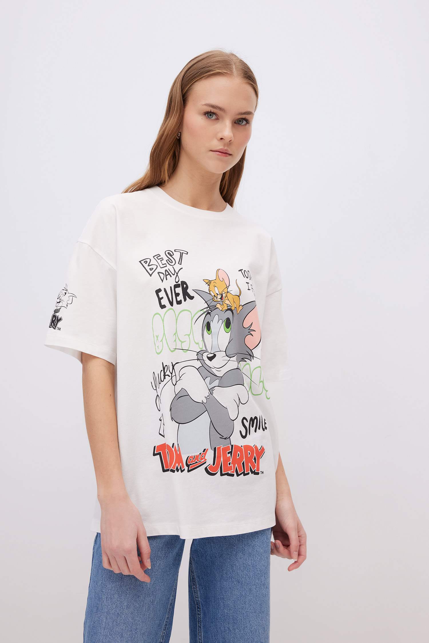 White WOMAN Unisex Tom & Jerry Oversize Fit Printed T-Shirt