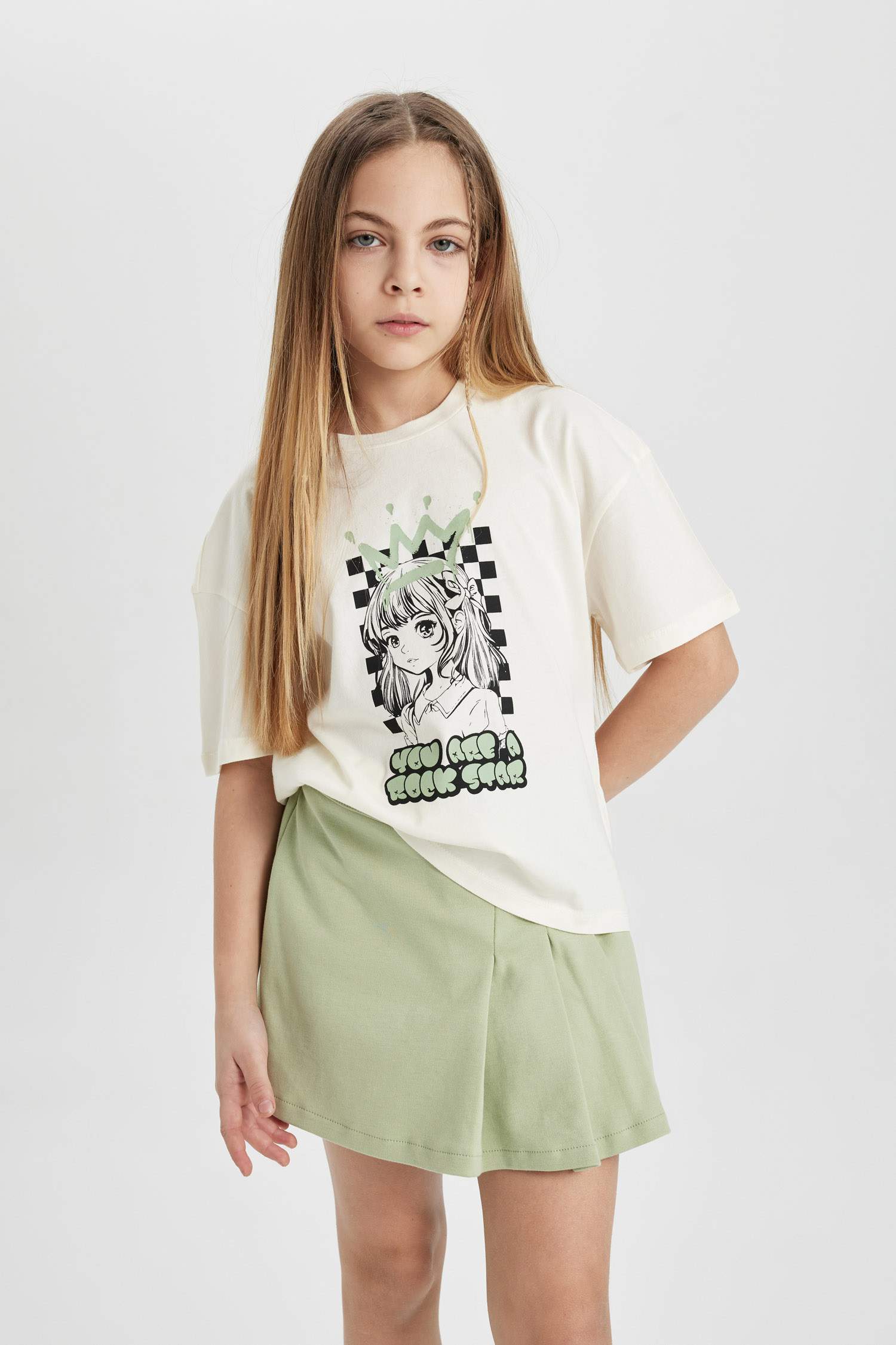 سيت بناتي تيشيرت وشورت - قطعتين