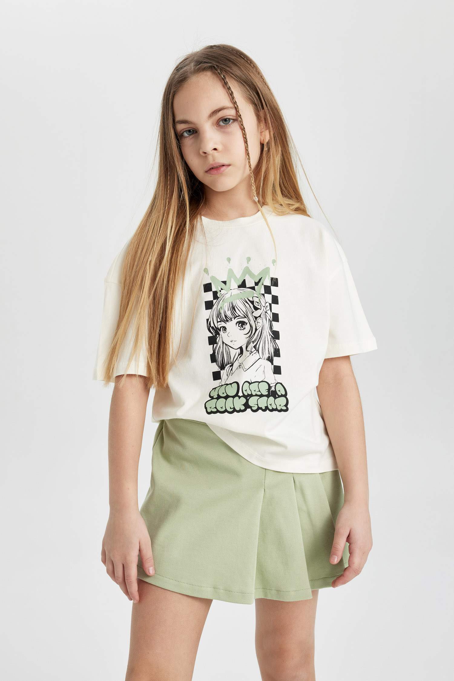 سيت بناتي تيشيرت وشورت - قطعتين