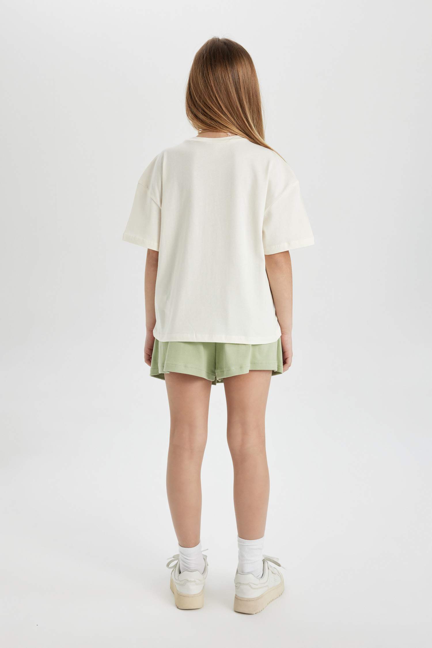 سيت بناتي تيشيرت وشورت - قطعتين