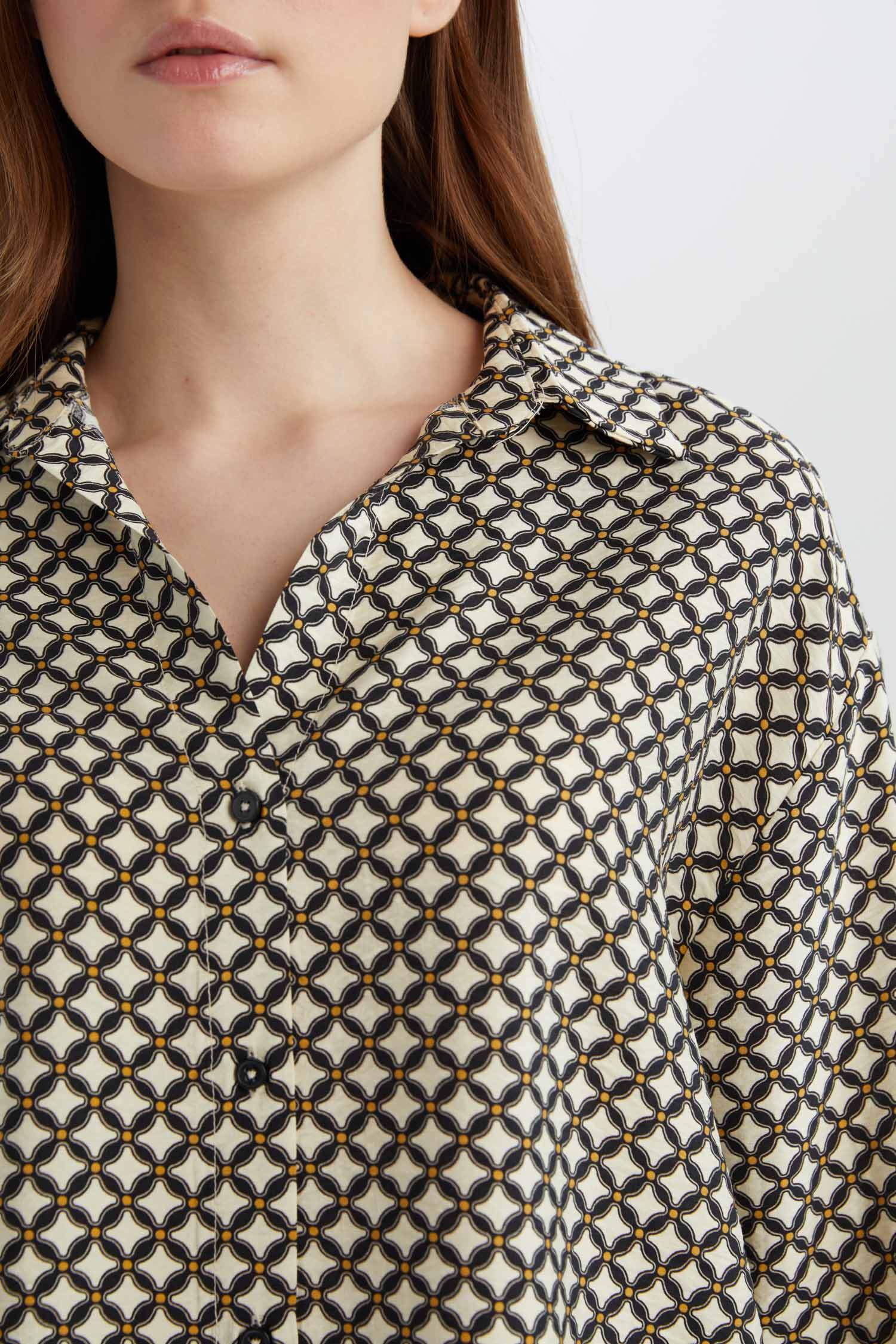 قميص ردن طويل منقوش قصة عادية