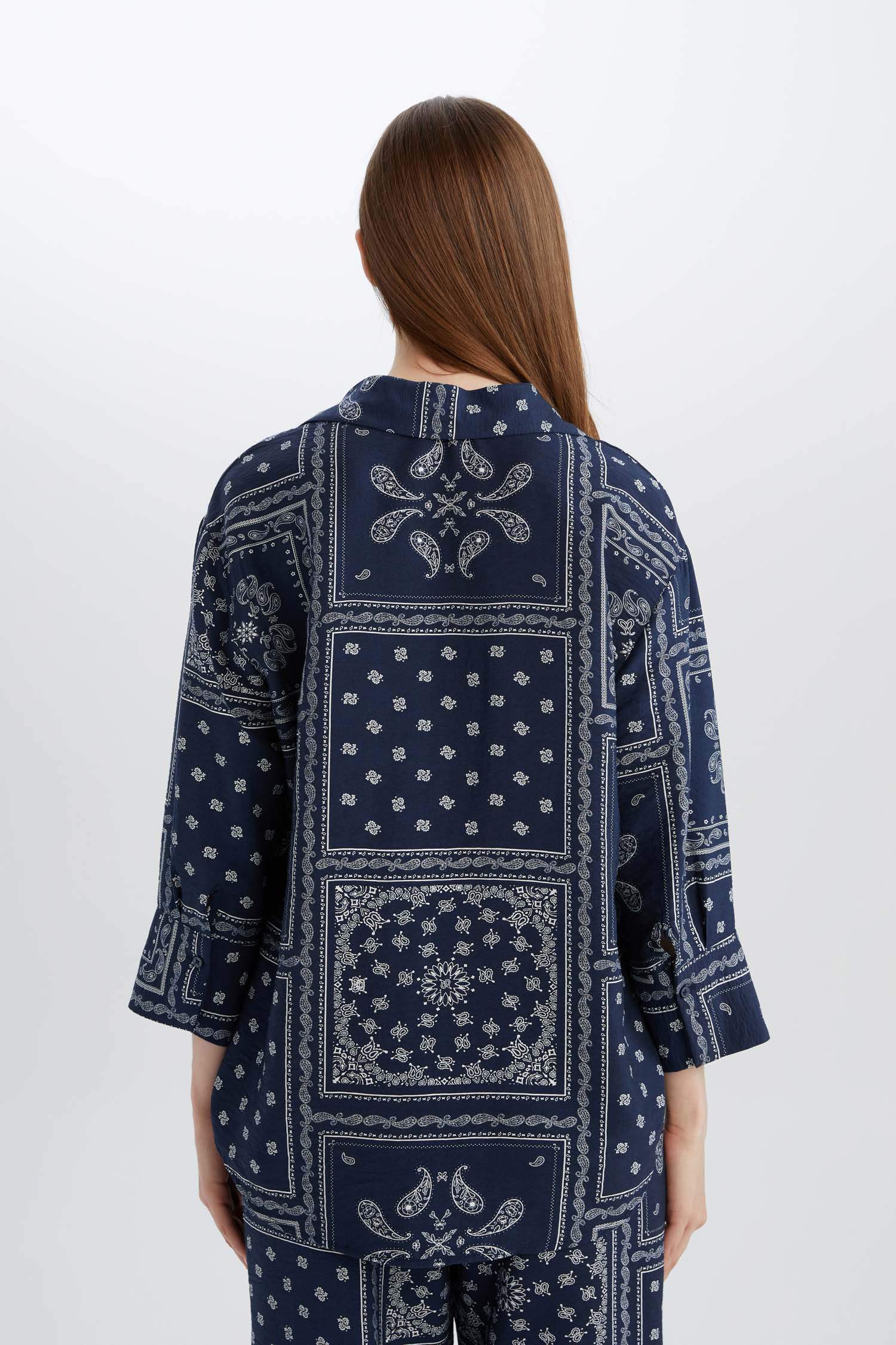 	Regular Fit Desenli Uzun Kollu Gömlek