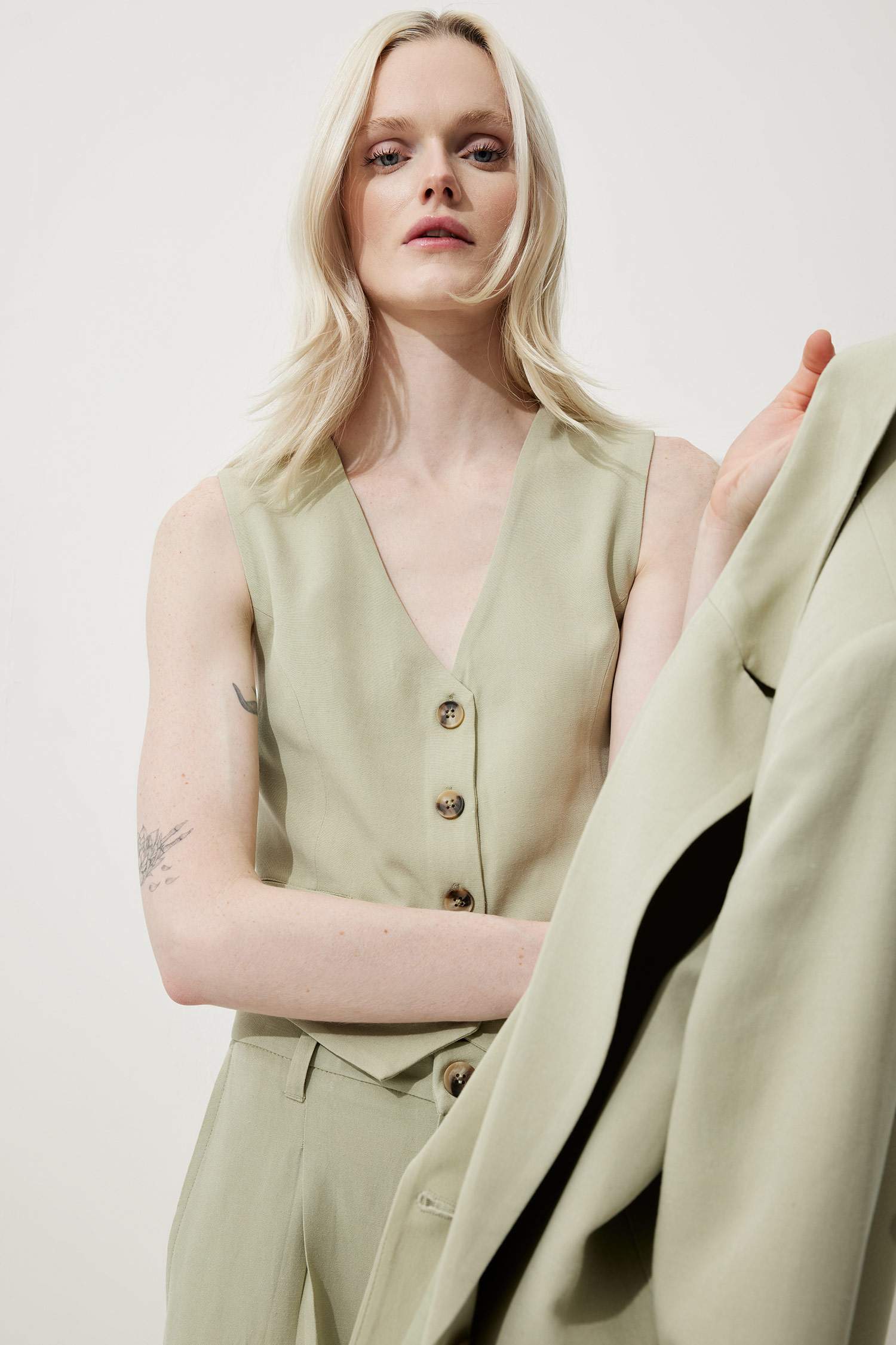 V Yaka Keten Karışımlı Blazer Yelek