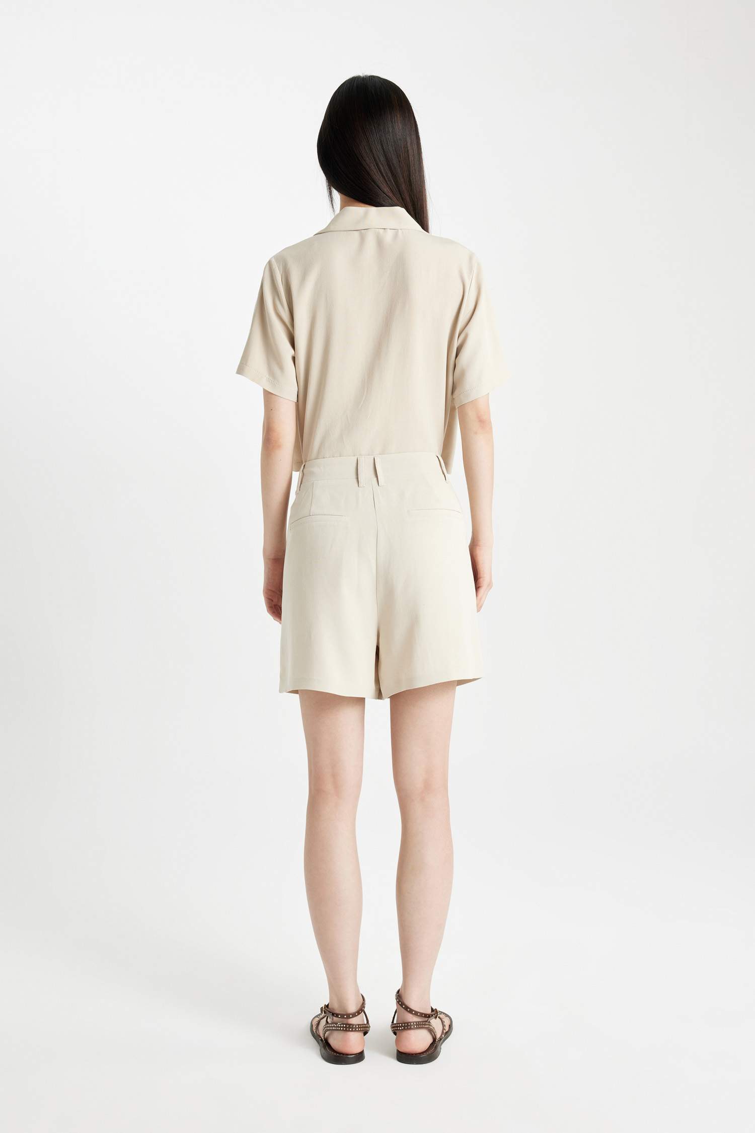 Yüksek Bel Kısa Paça Keten Karışımlı Şort