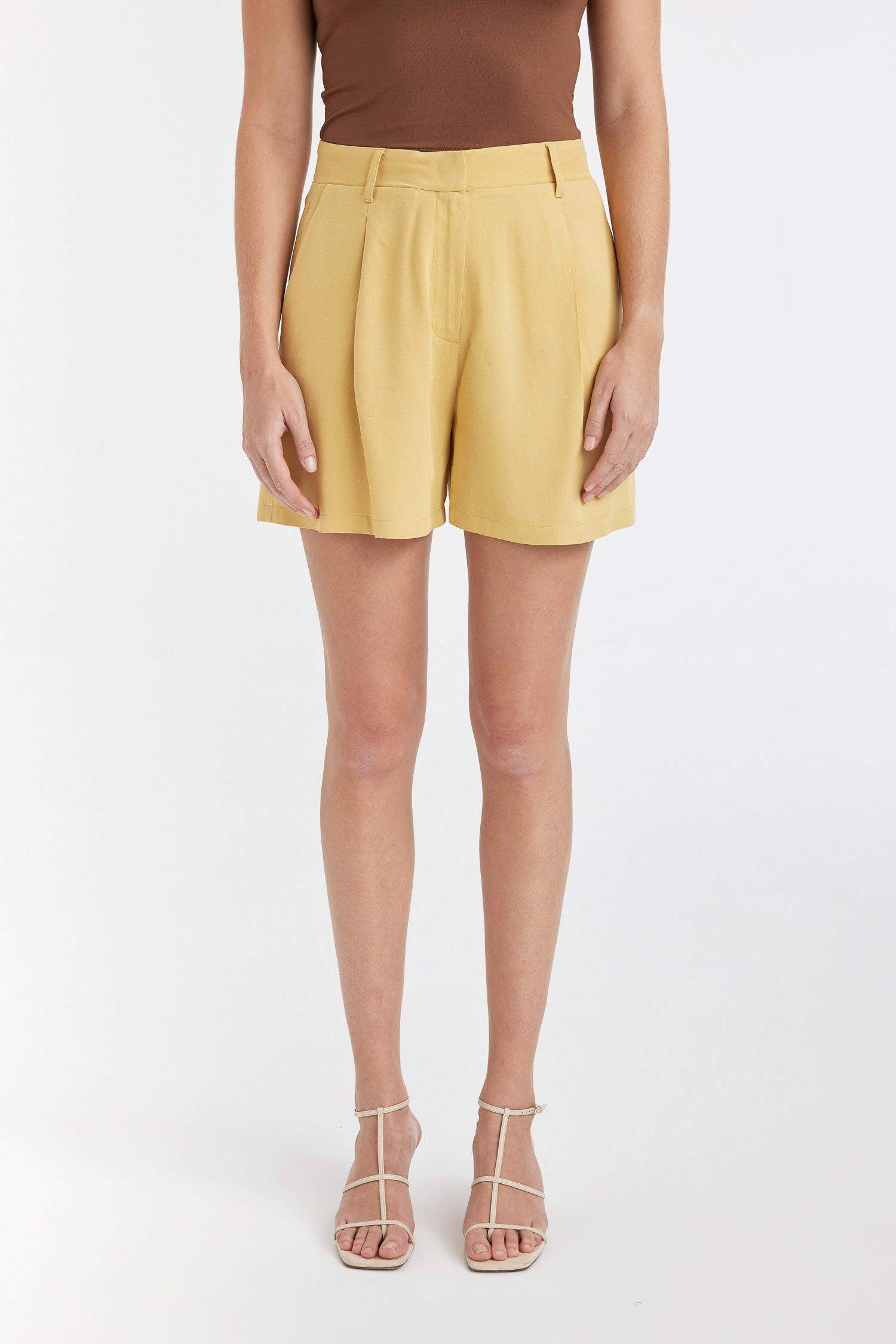 Yüksek Bel Kısa Paça Keten Karışımlı Şort