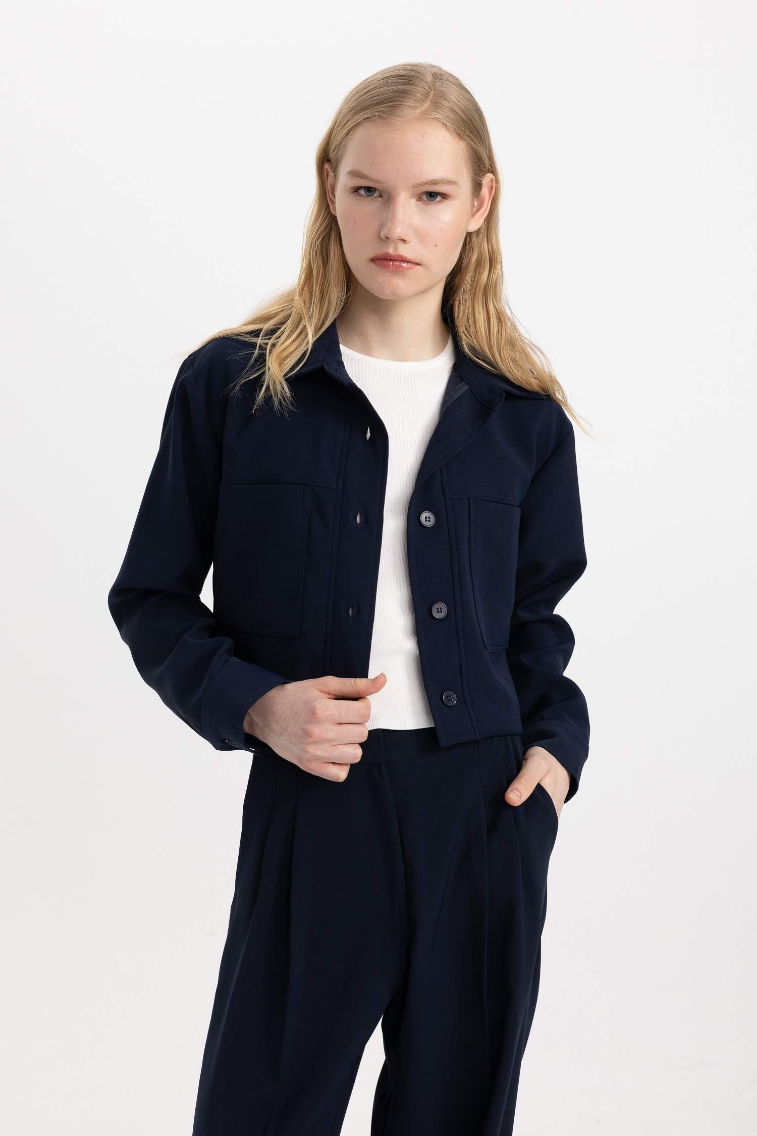 Veste Blazer Courte à Col Chemise