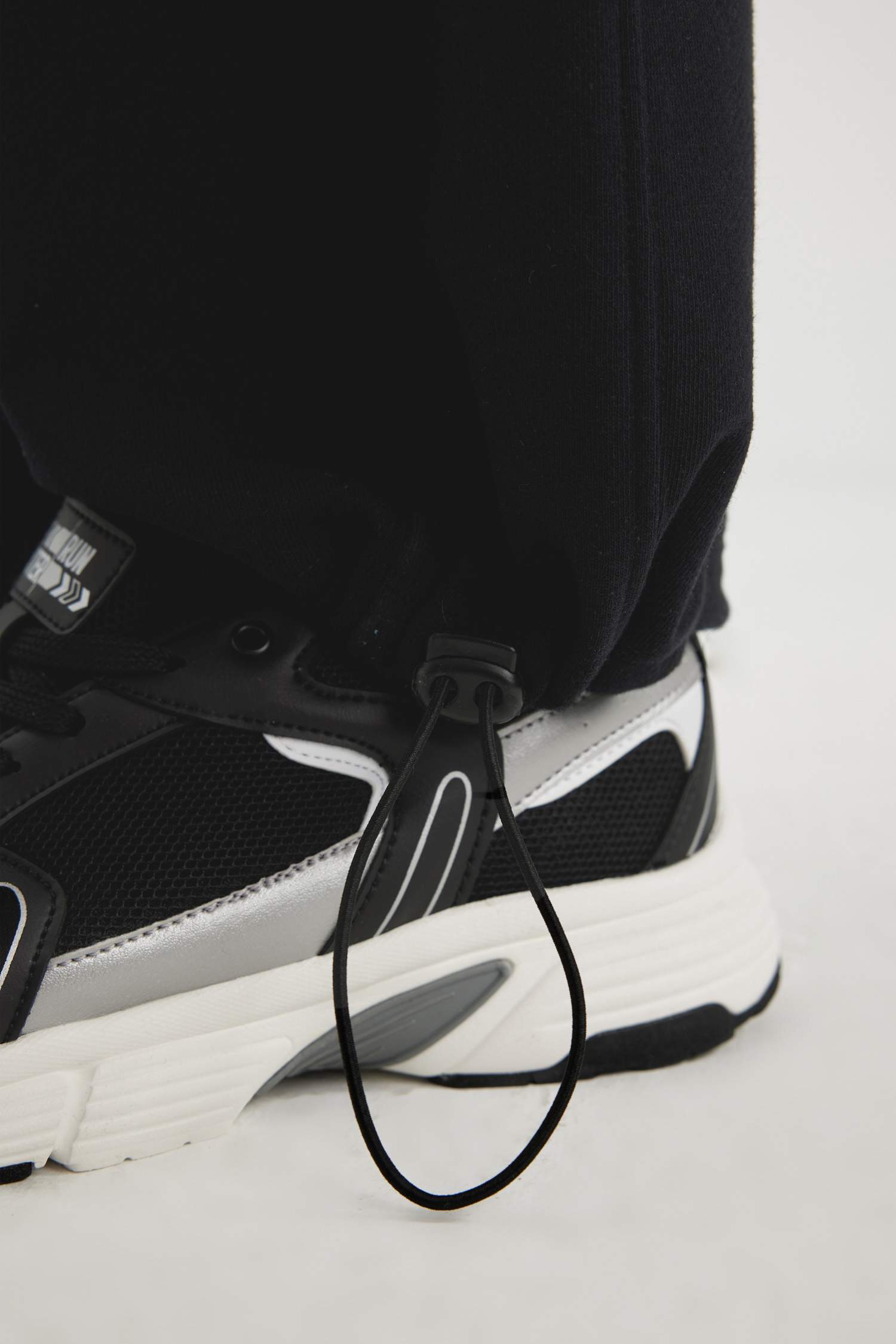 Брюки свободного кроя