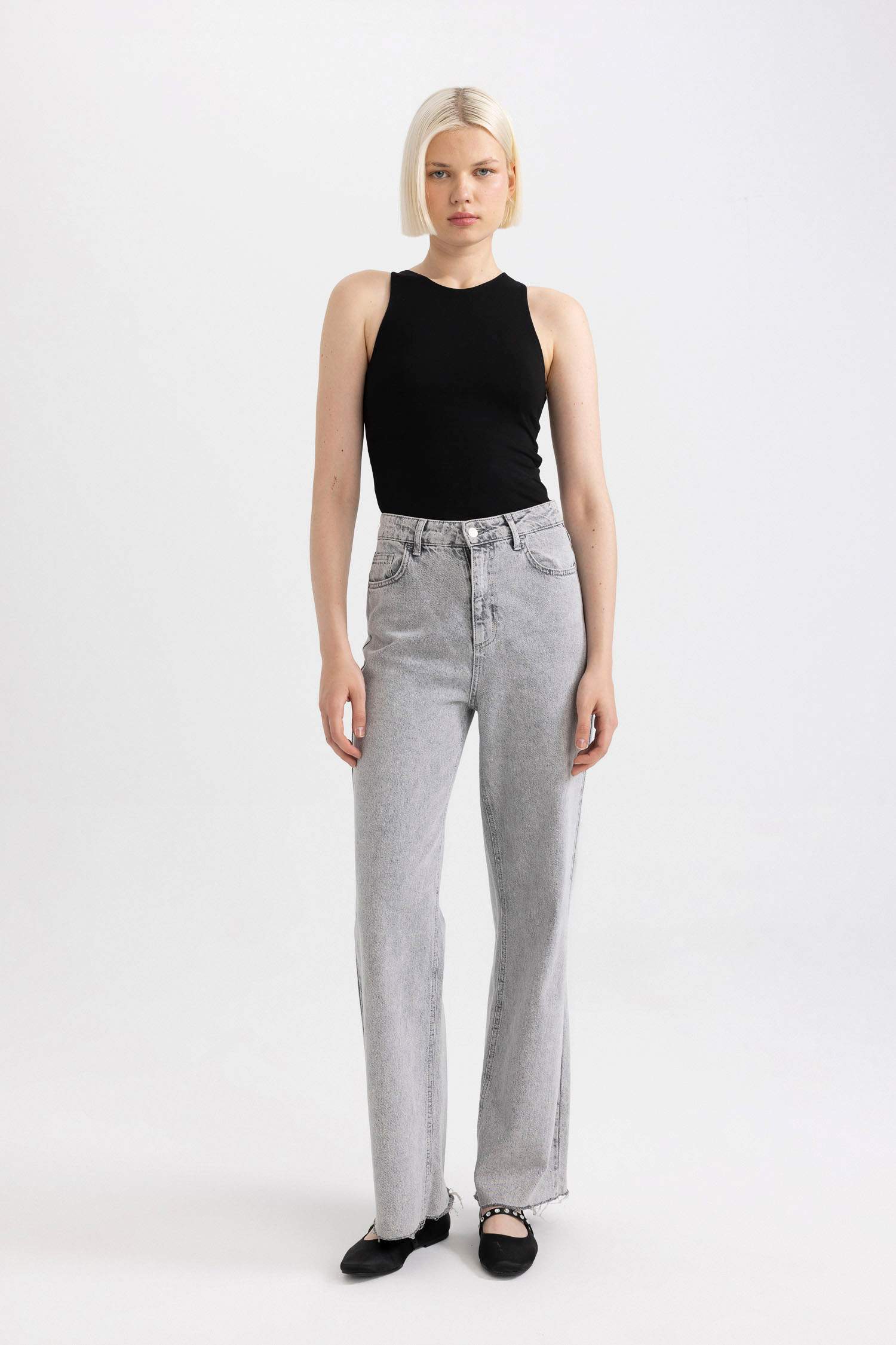 أندر شيرت اسود سليم فيت بدون كم