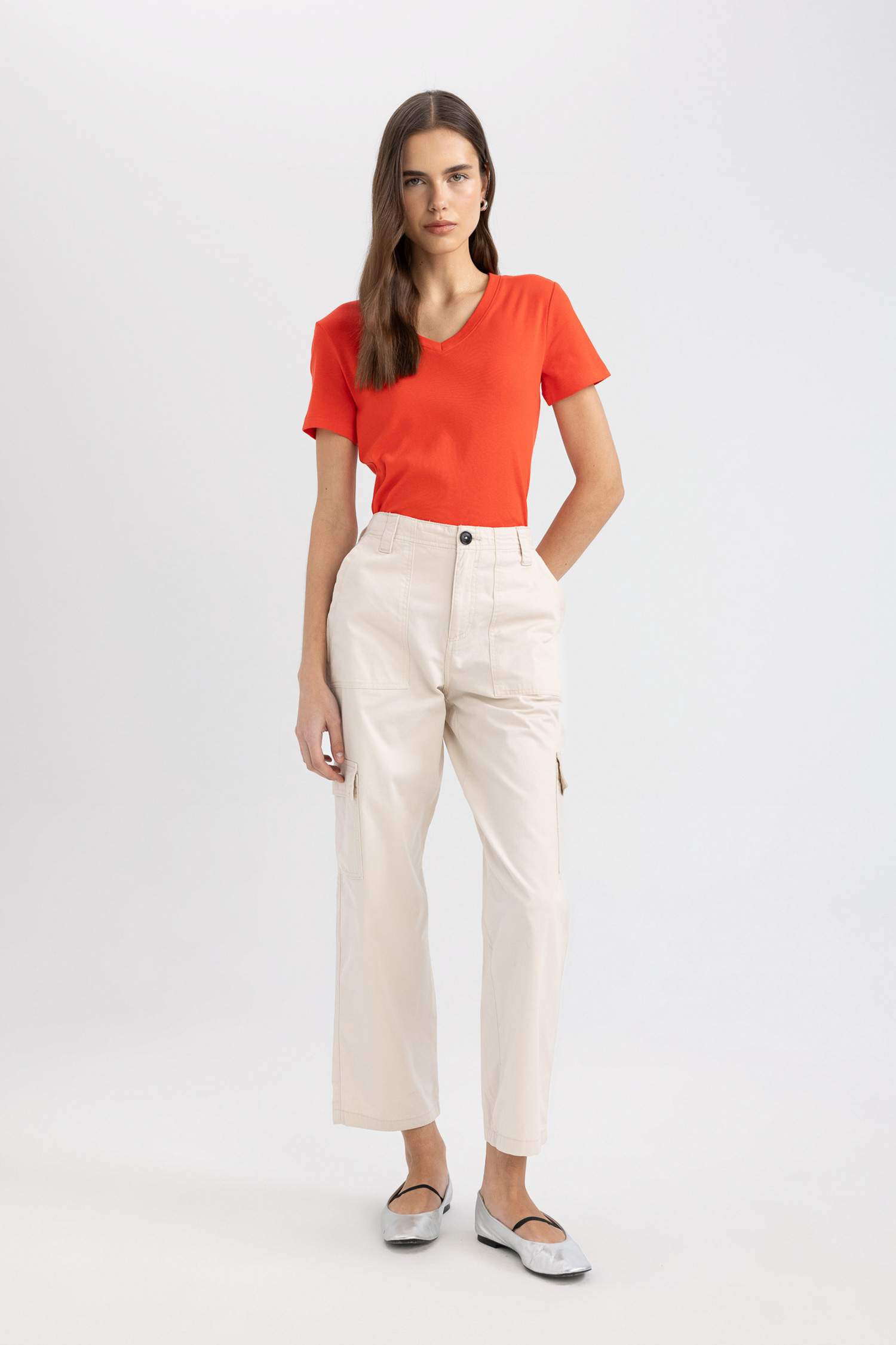 تيشيرت نص كم قطن سليم فيت برقبة V