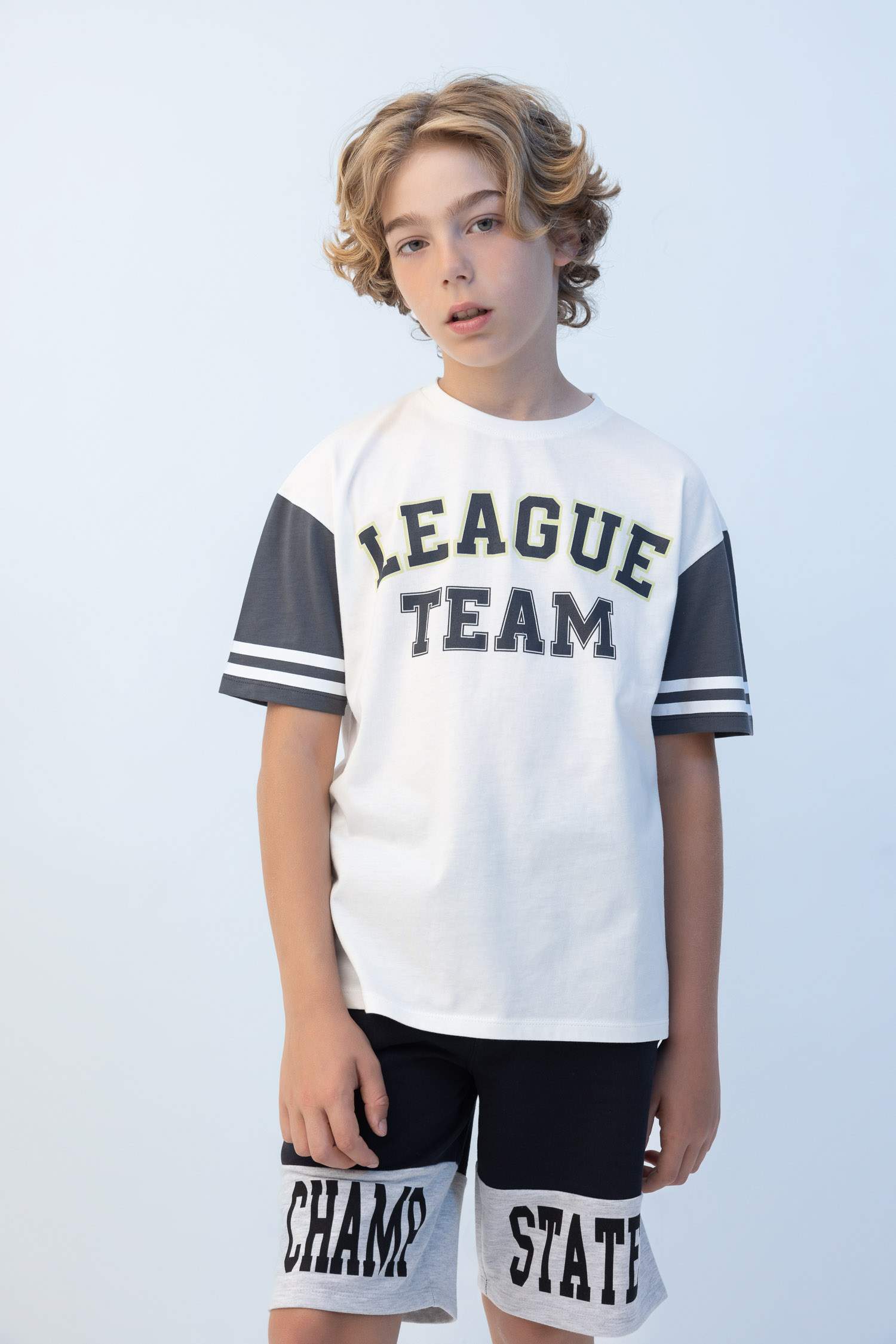 Erkek Çocuk Oversize Geniş Kalıp Bisiklet Yaka Baskılı Kısa Kollu Tişört