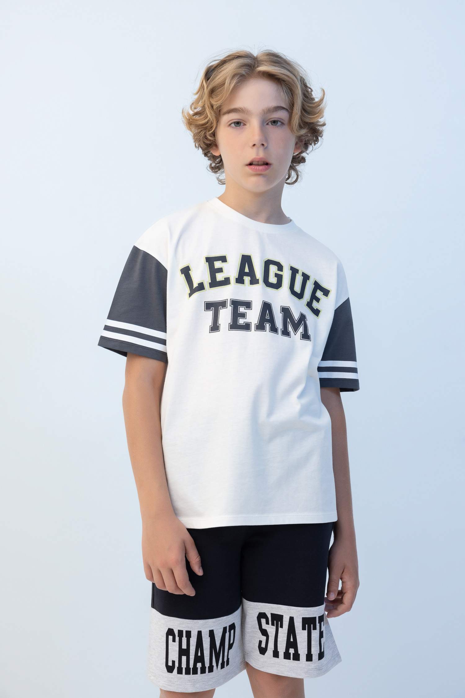 Erkek Çocuk Oversize Geniş Kalıp Bisiklet Yaka Baskılı Kısa Kollu Tişört