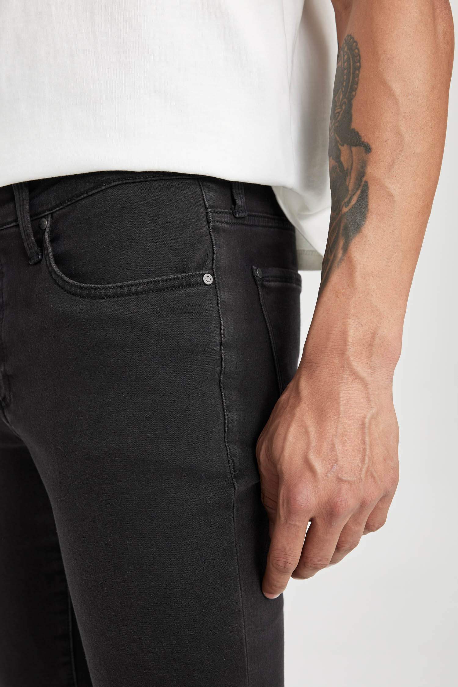 Pedro Slim Fit Normal Waist Narrow Leg Jeans