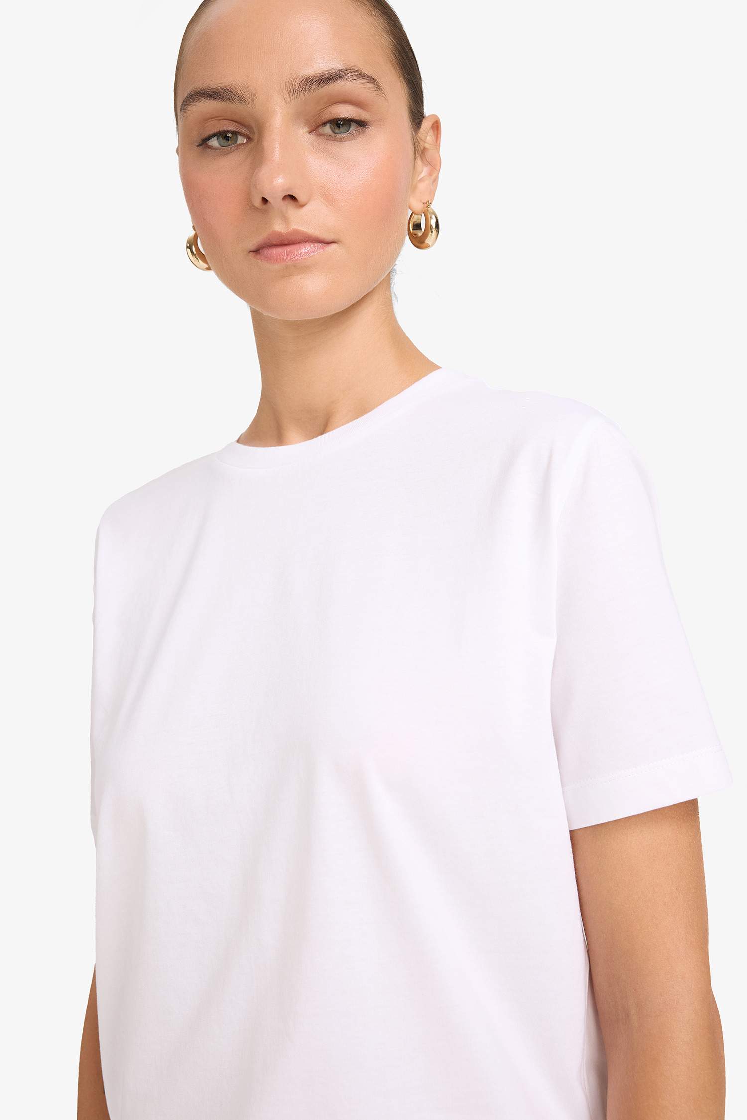 تيشيرت بيزك سادة نص كم قصة عادية برقبة مستديرة