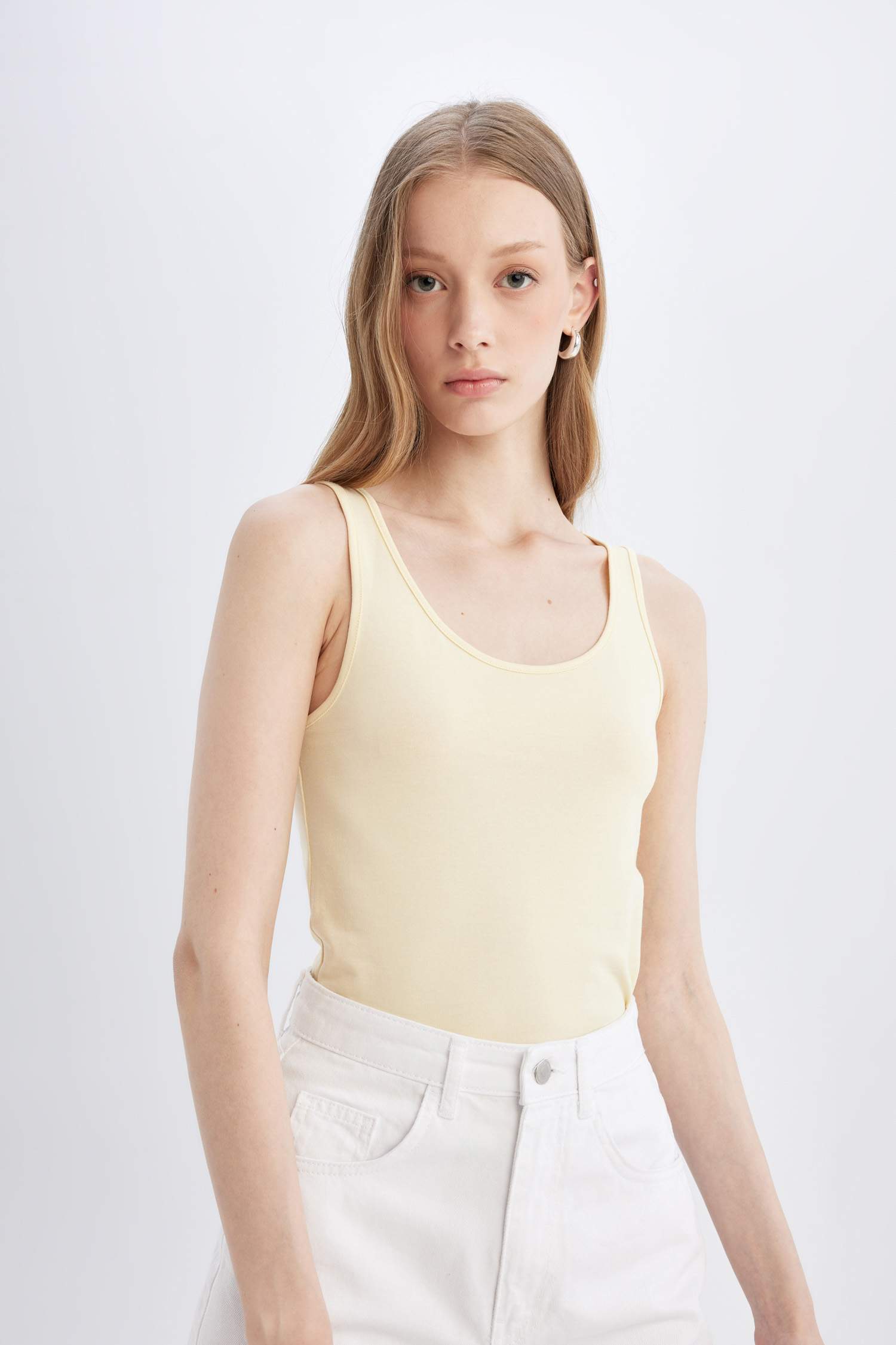 Slim Fit Ribana Crew Neck Sleeveless Tank Top