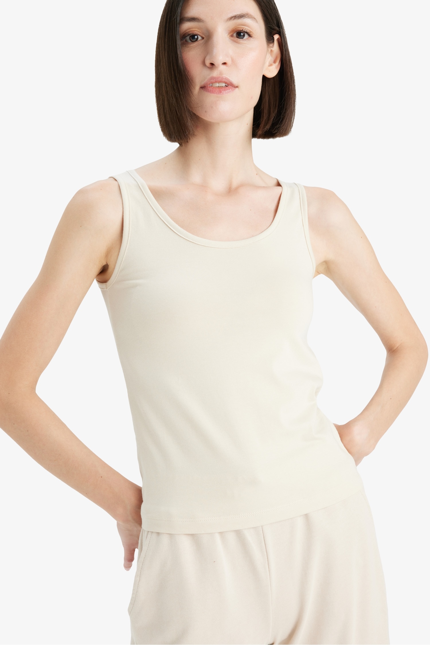 Slim Fit Basic Ribana Round Collar Sleeveless Tank Top