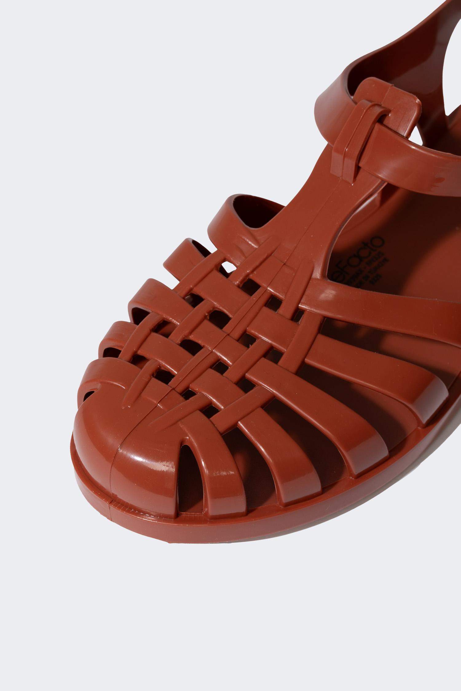 Woman Flat Heel Sandals