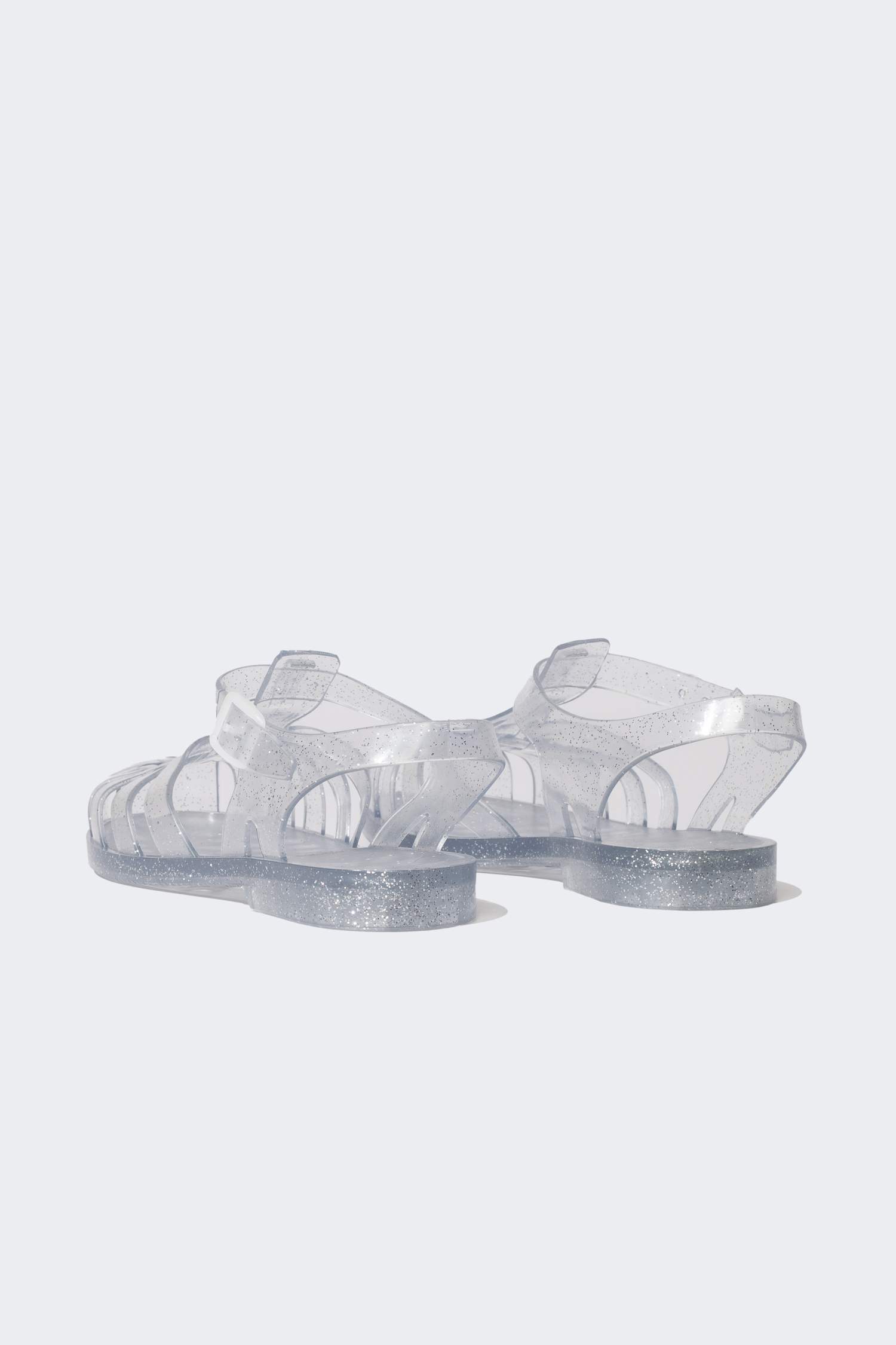 صندل نسائي بكعب مسطح