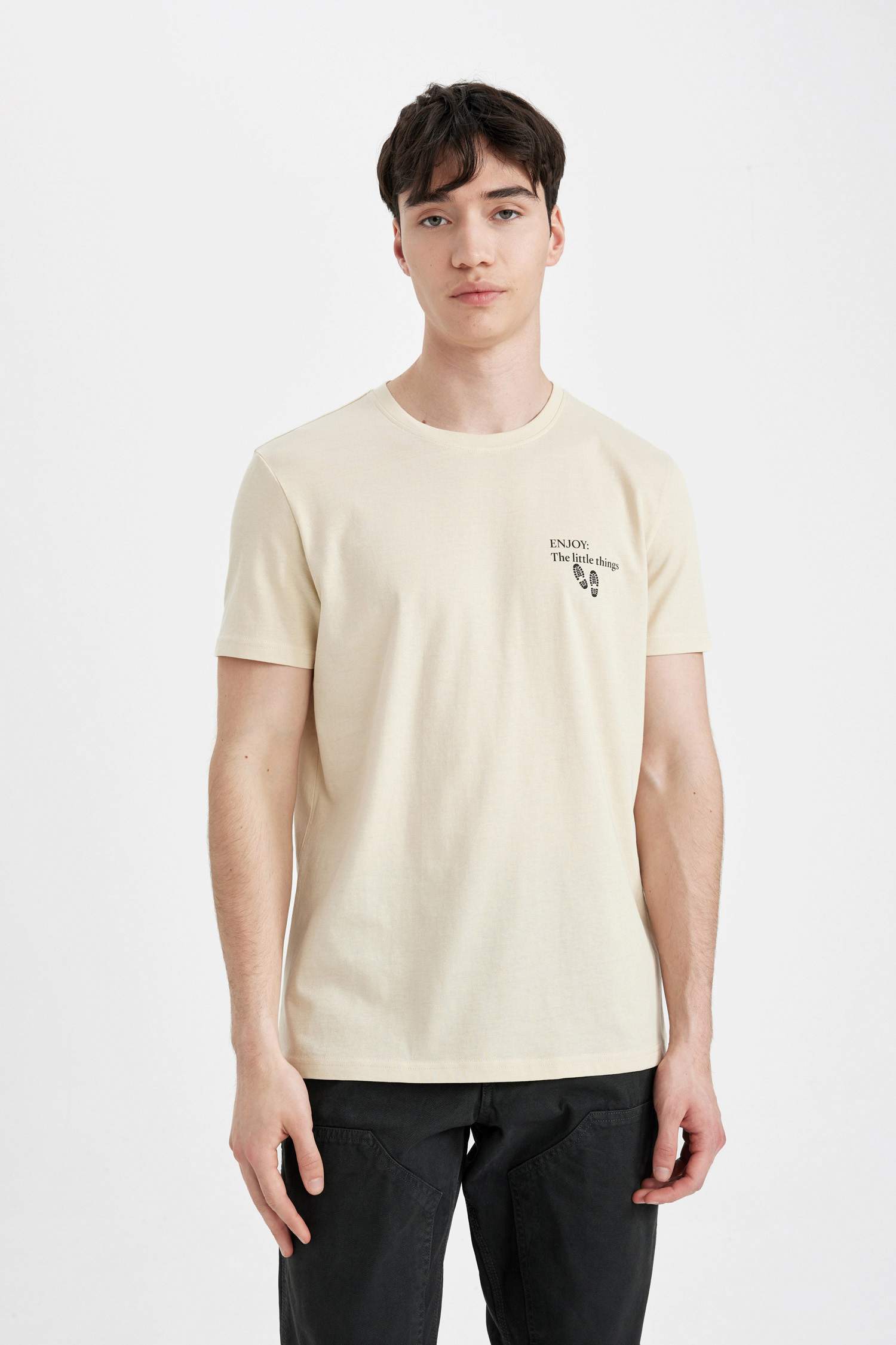 Slim Fit Bisiklet Yaka Baskılı Kısa Kollu Tişört