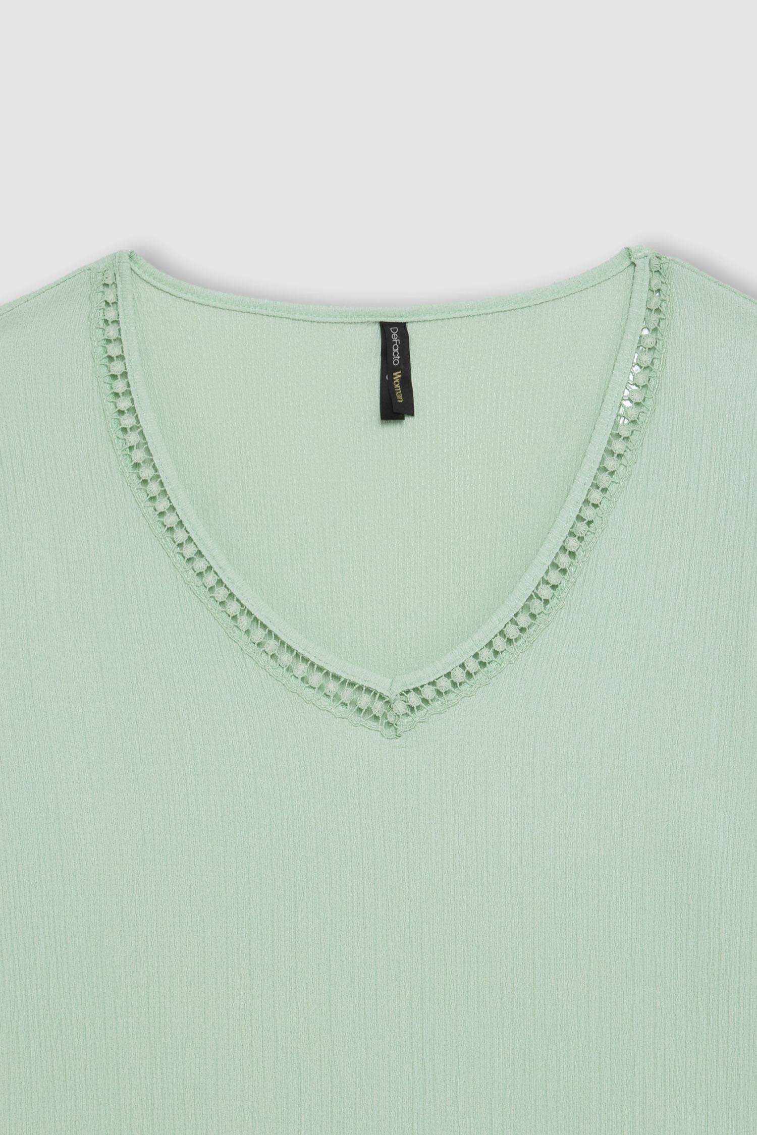 تيشيرت نص كم برقبة V