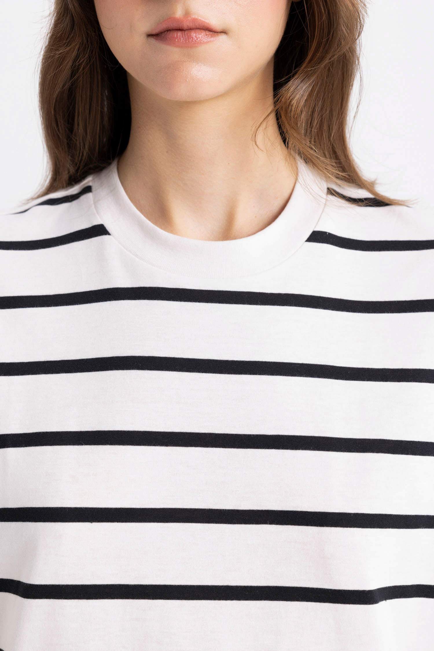 Çizgili Bisiklet Yaka Kısa Kollu Tişört Tunik