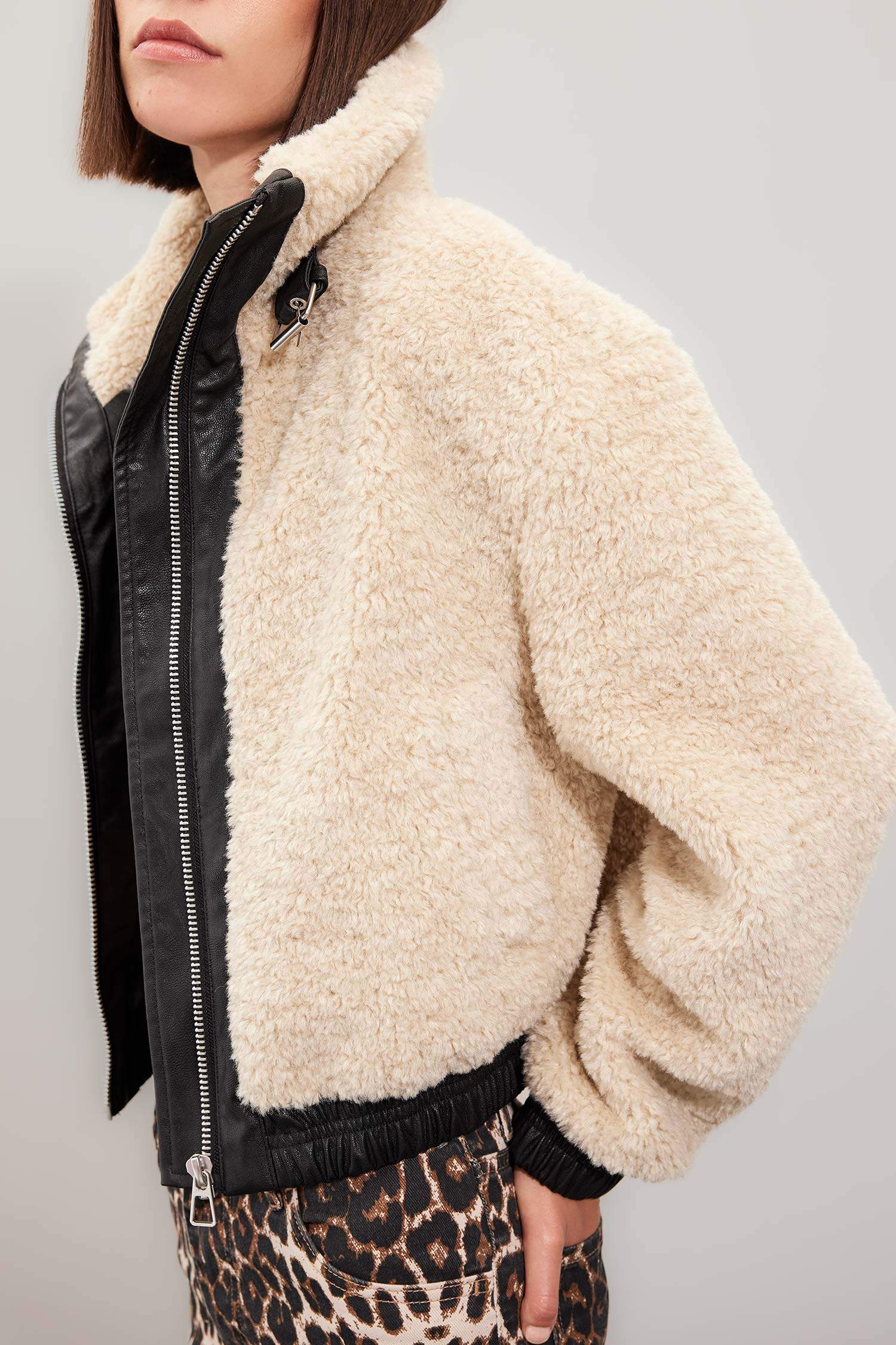 Dik Yaka Suni Kürk Fermuarlı Mont Ceket