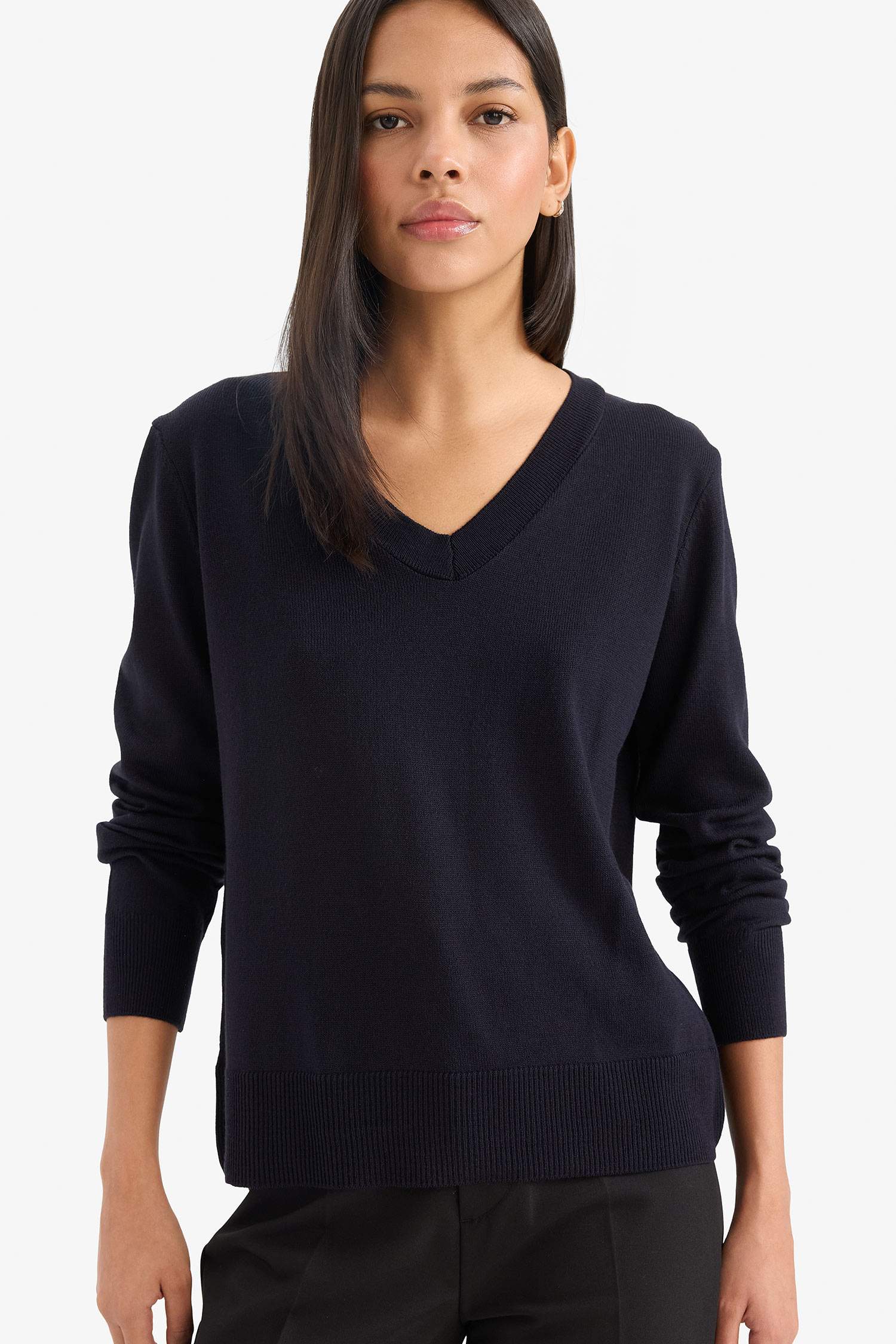 Relax Fit V-Neck Pullover