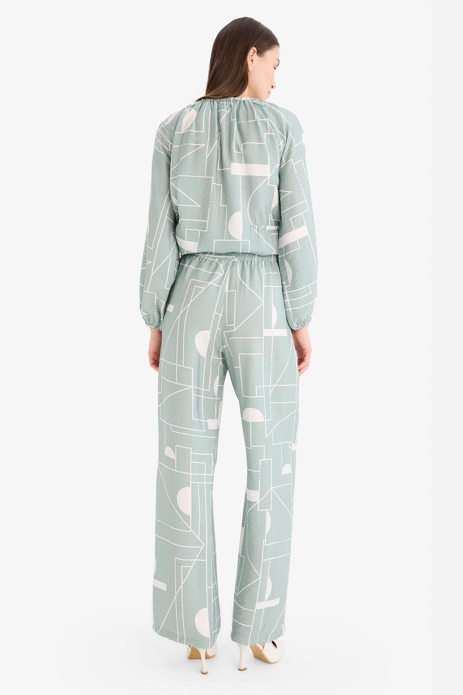 بنطلون وايد ليج برجل واسع وخصر عالي أخضر فاتح