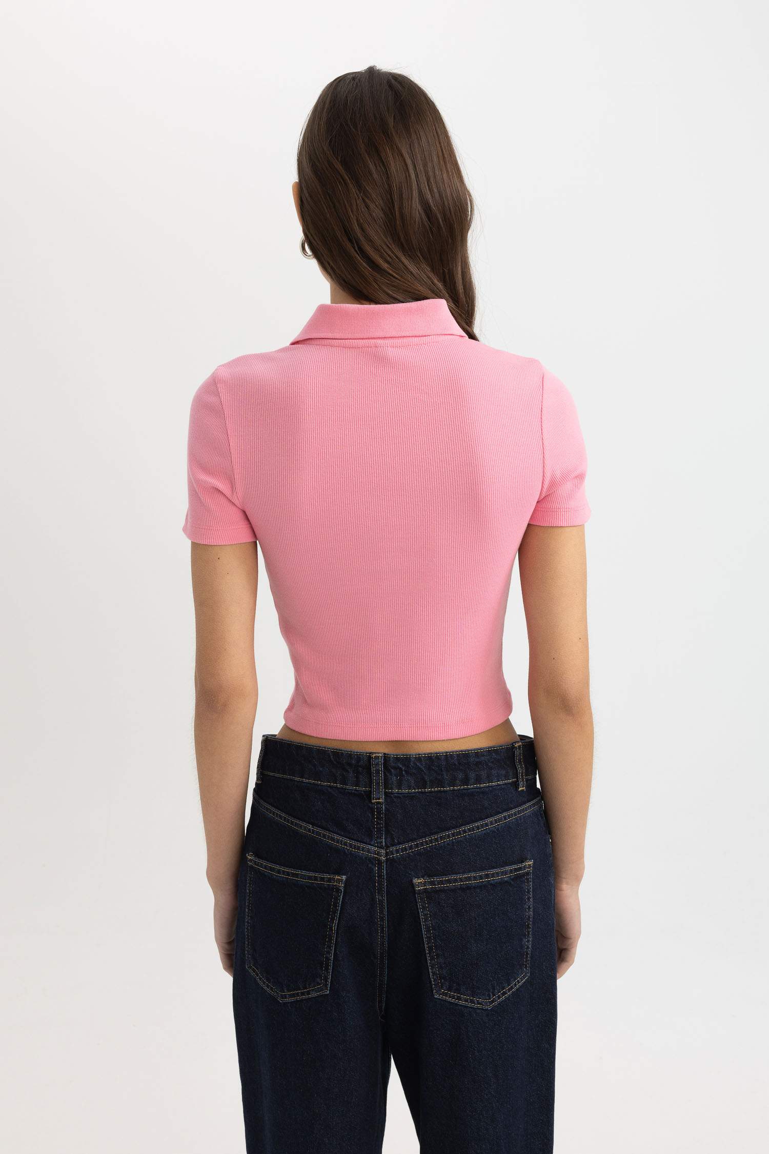 Футболка-поло приталенного кроя