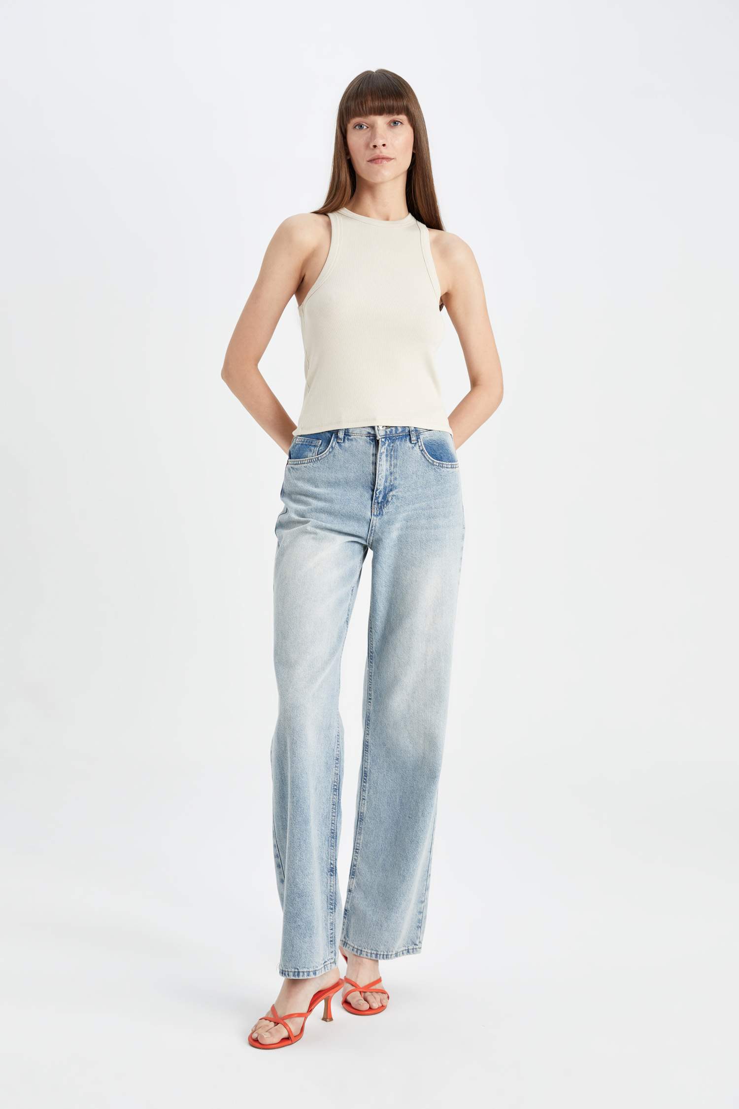 أندر شيرت مضلع سليم فيت بياقة هالتر