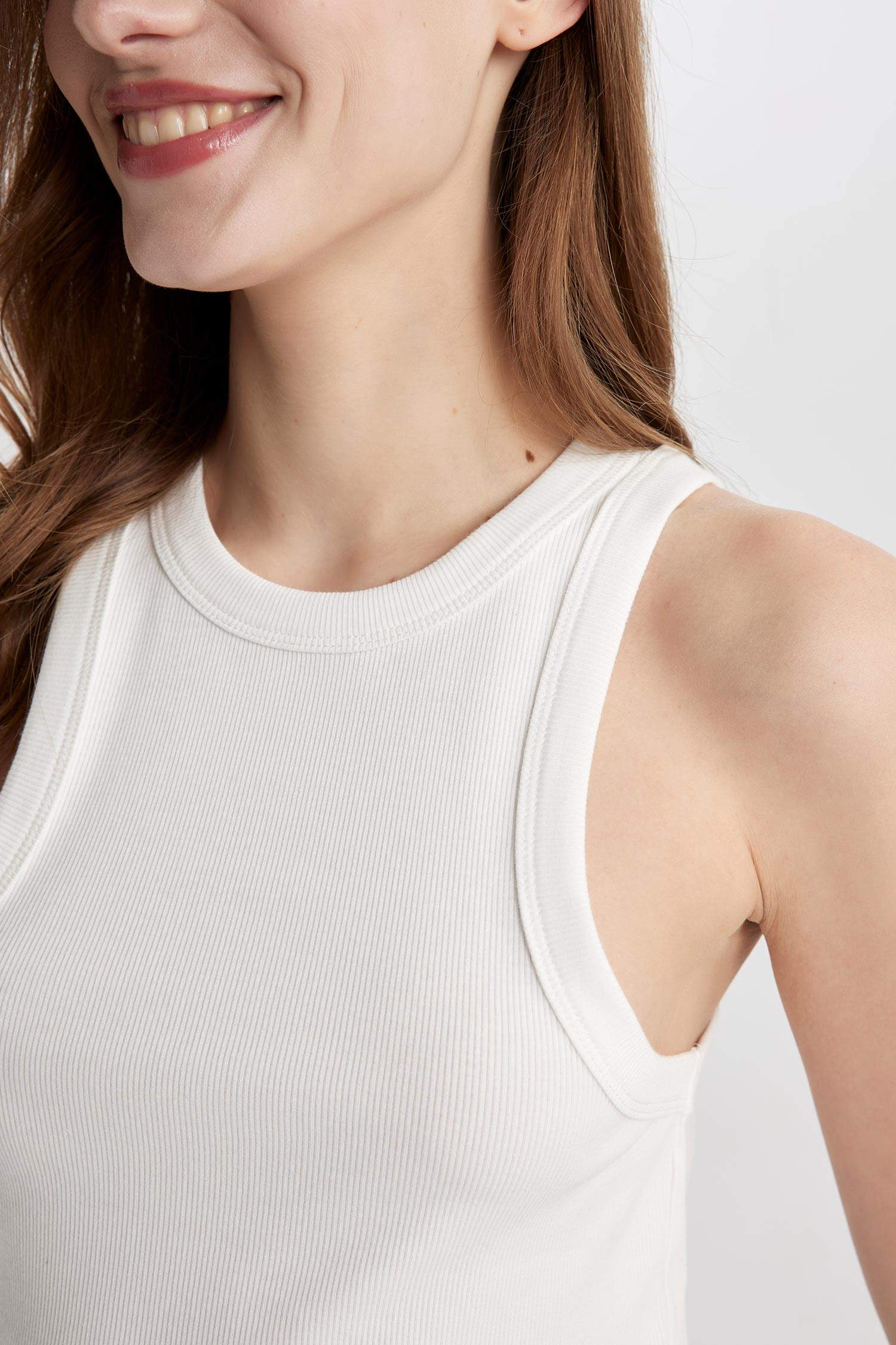 Slim Fit Dar Kesim Halter Yaka Fitilli Kaşkorse Atlet