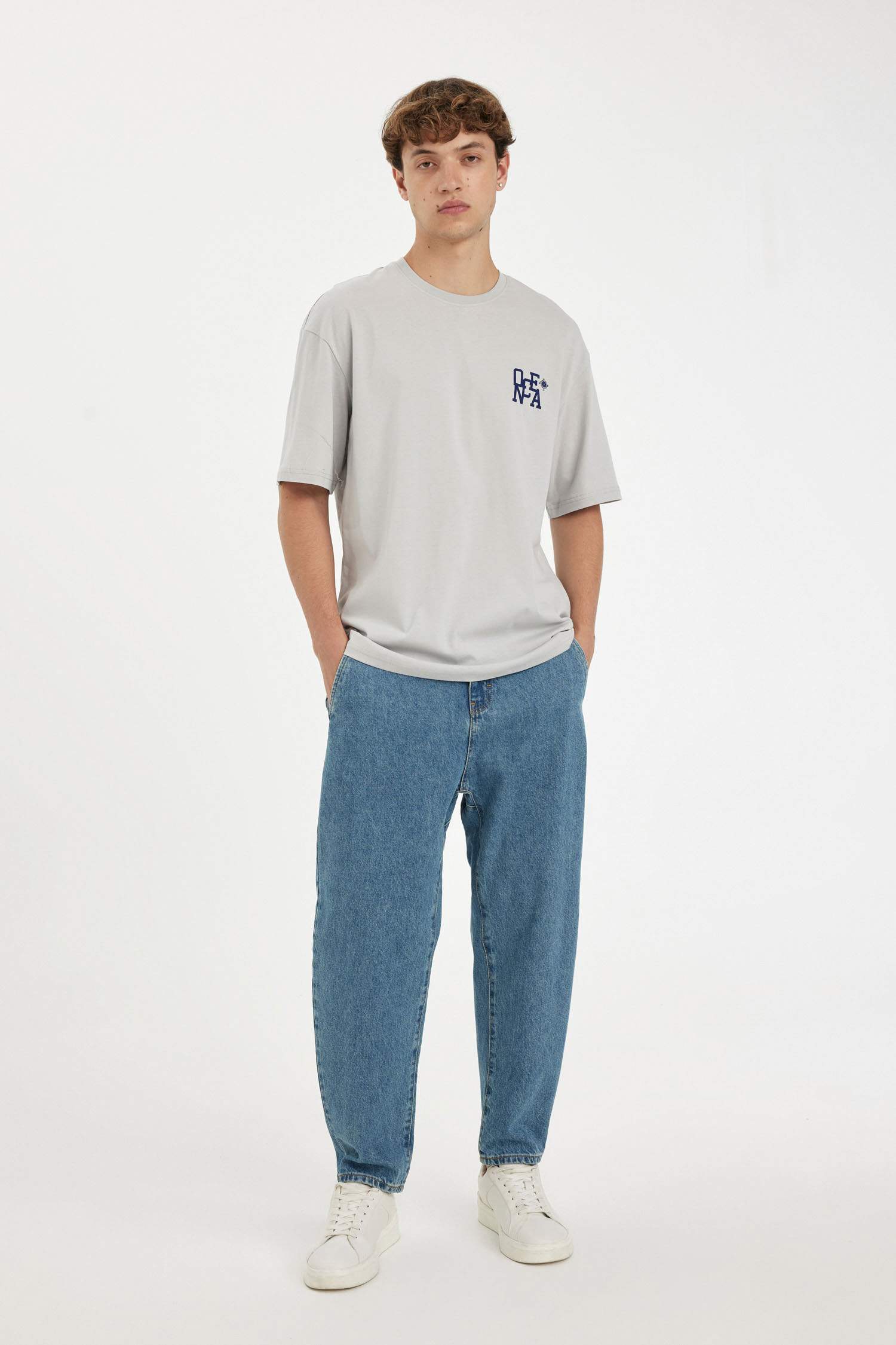 дөңгелек жаға минималл Қысқа жеңді футболка