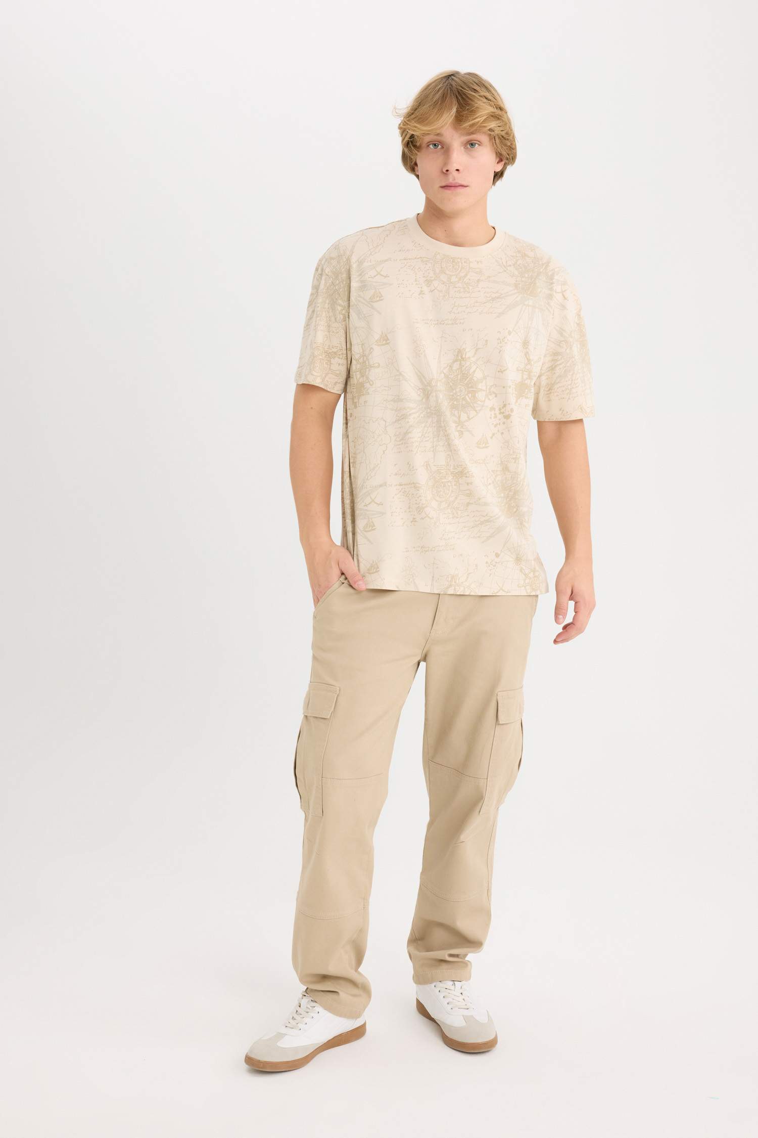 Футболка с коротким рукавом, свободного кроя, с принтом и круглым вырезом