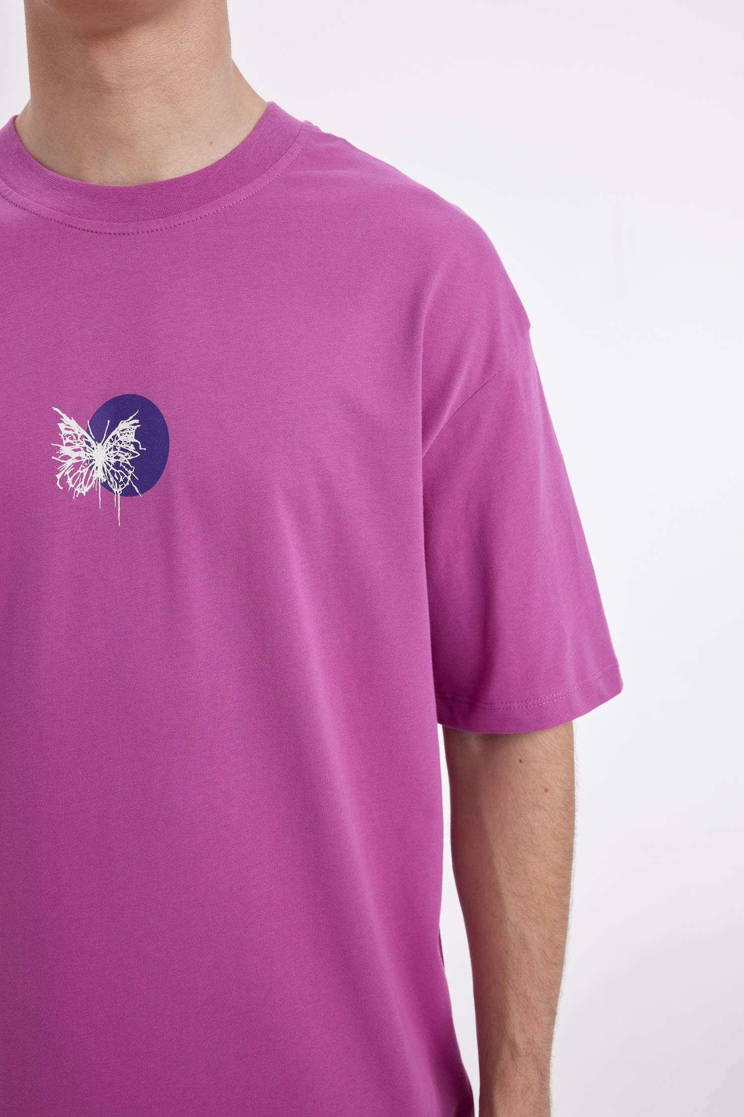 Comfort Fit Crew Neck Printed Short Sleeve T-Shirt