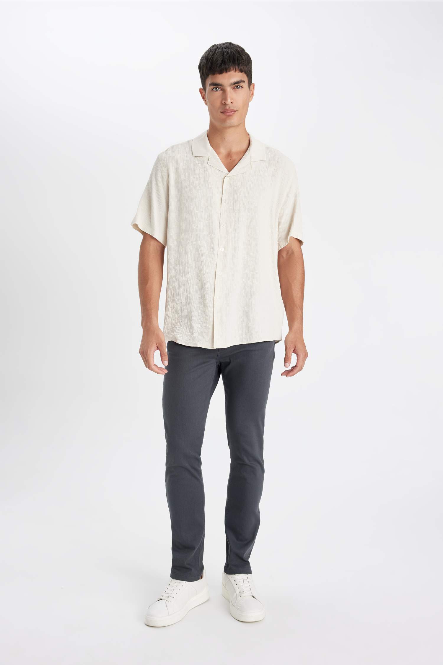 قميص بولو نص ردن محبوك قصة مريحة