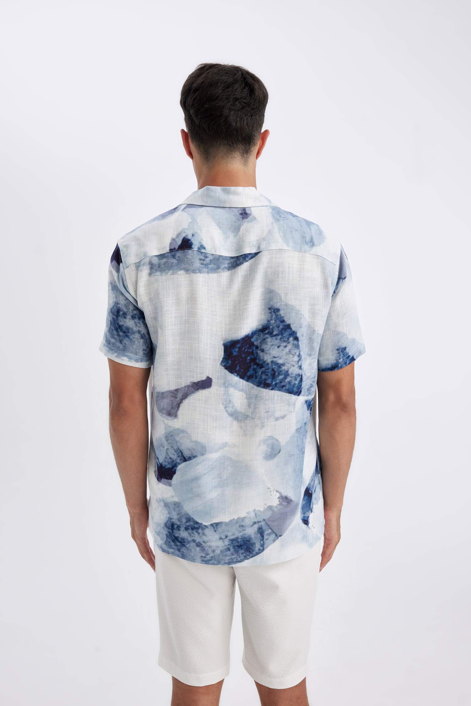 قميص بولو نص كم مودرن فيت