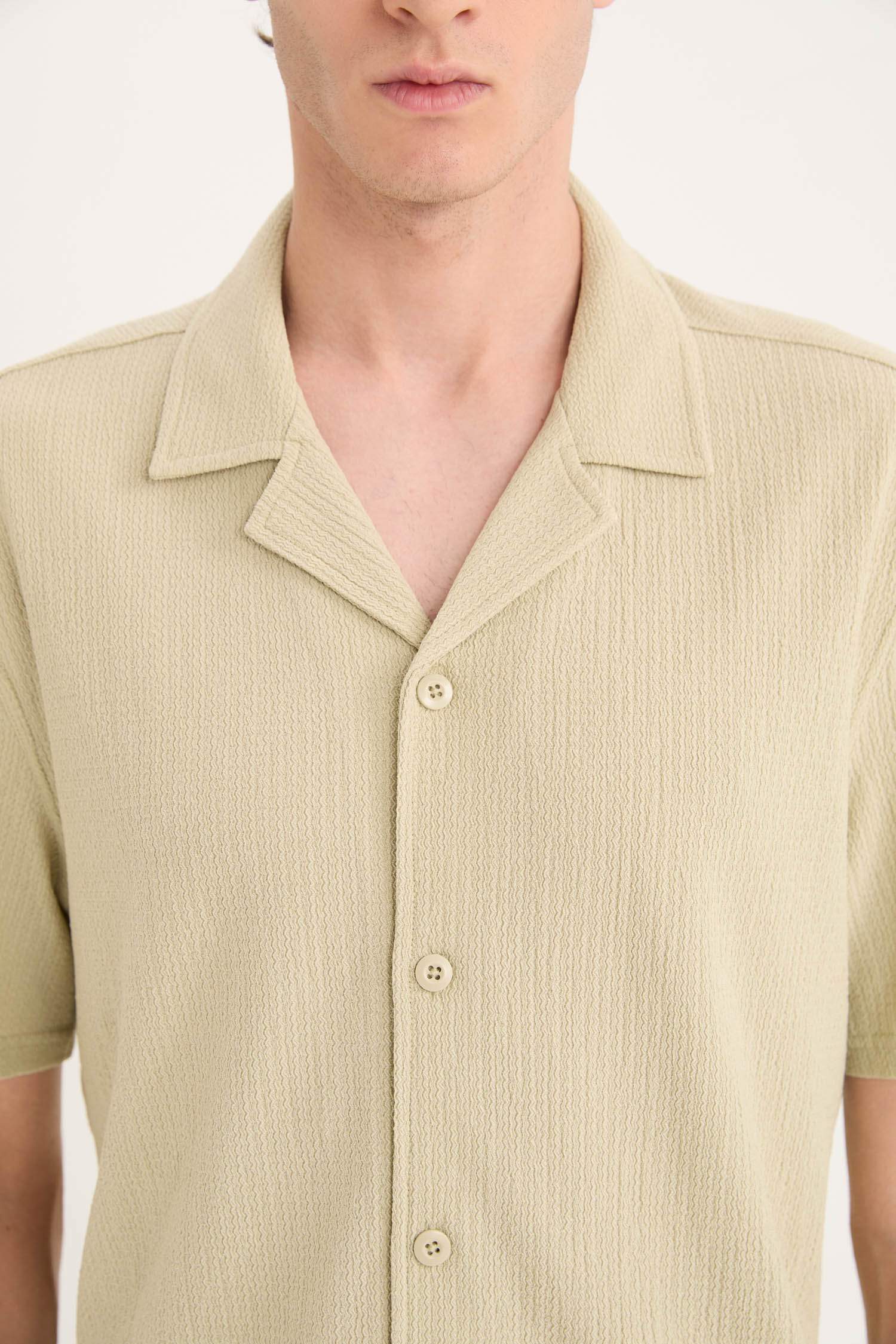 قميص نص كم مودرن فيت برقبة بولو