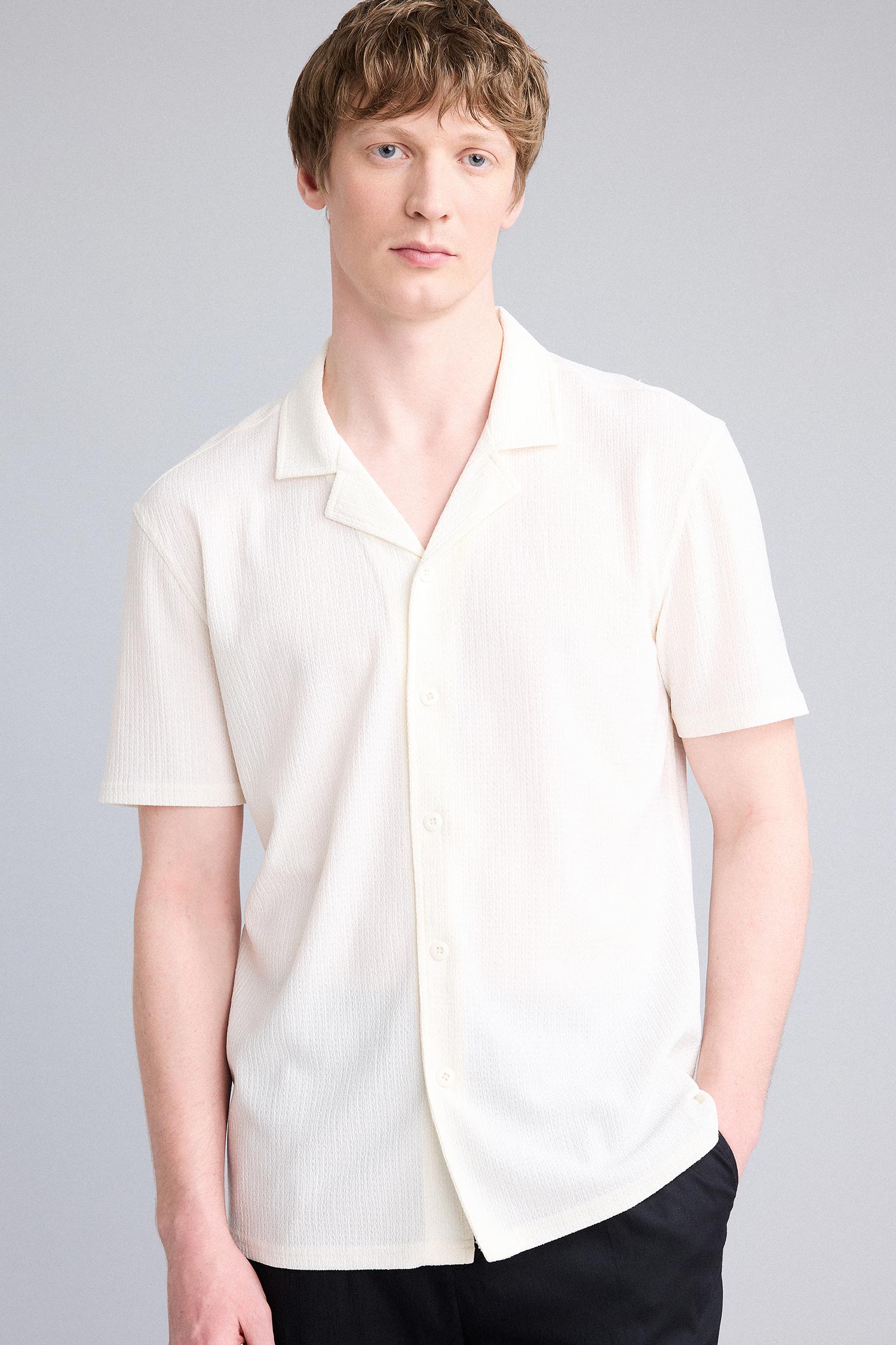 DeFacto Ultra Yumuşak Modern Fit Dokulu Penye Gömlek