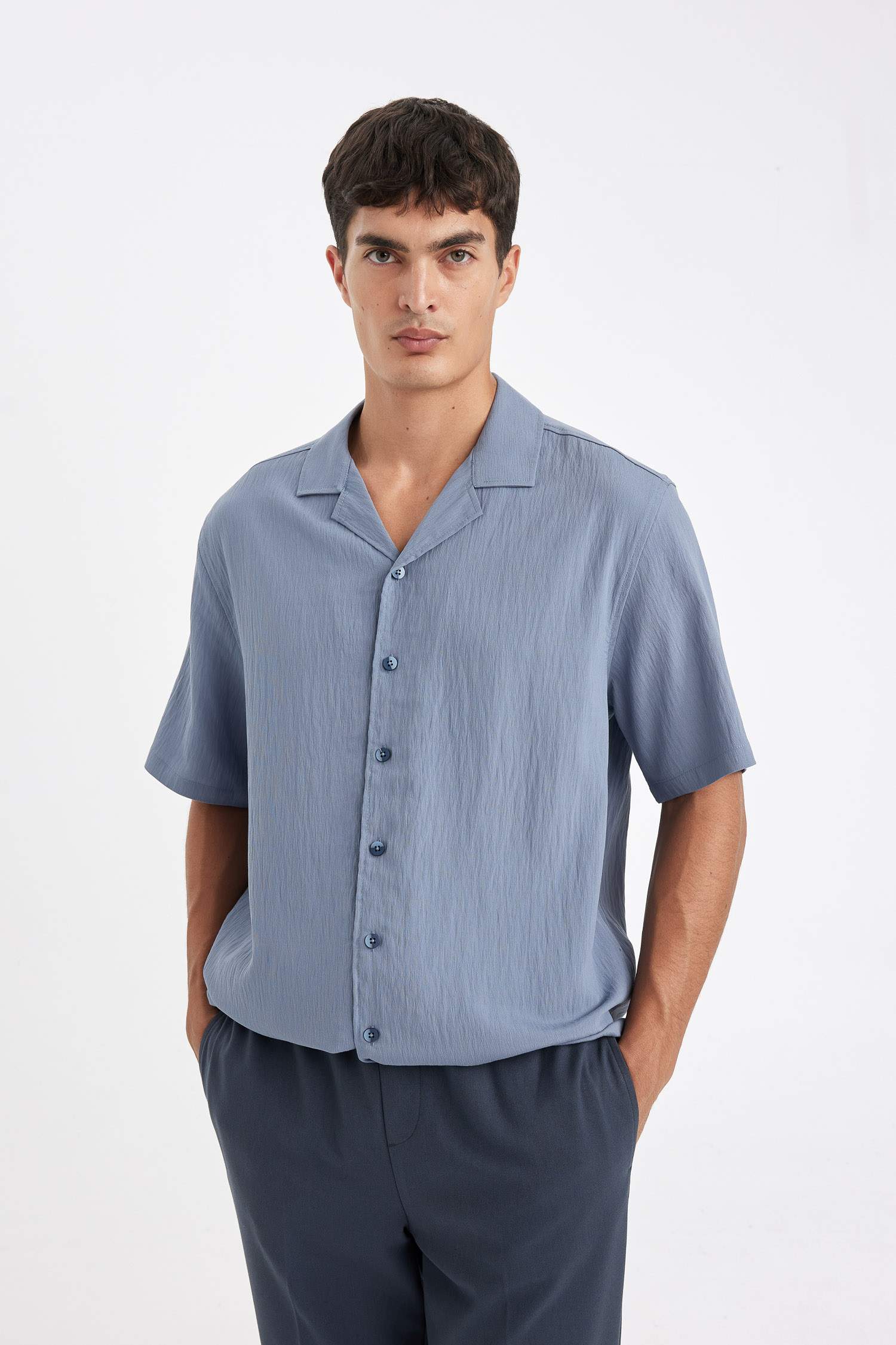 قميص نص كم مجعد قصة مريحة بياقة بولو