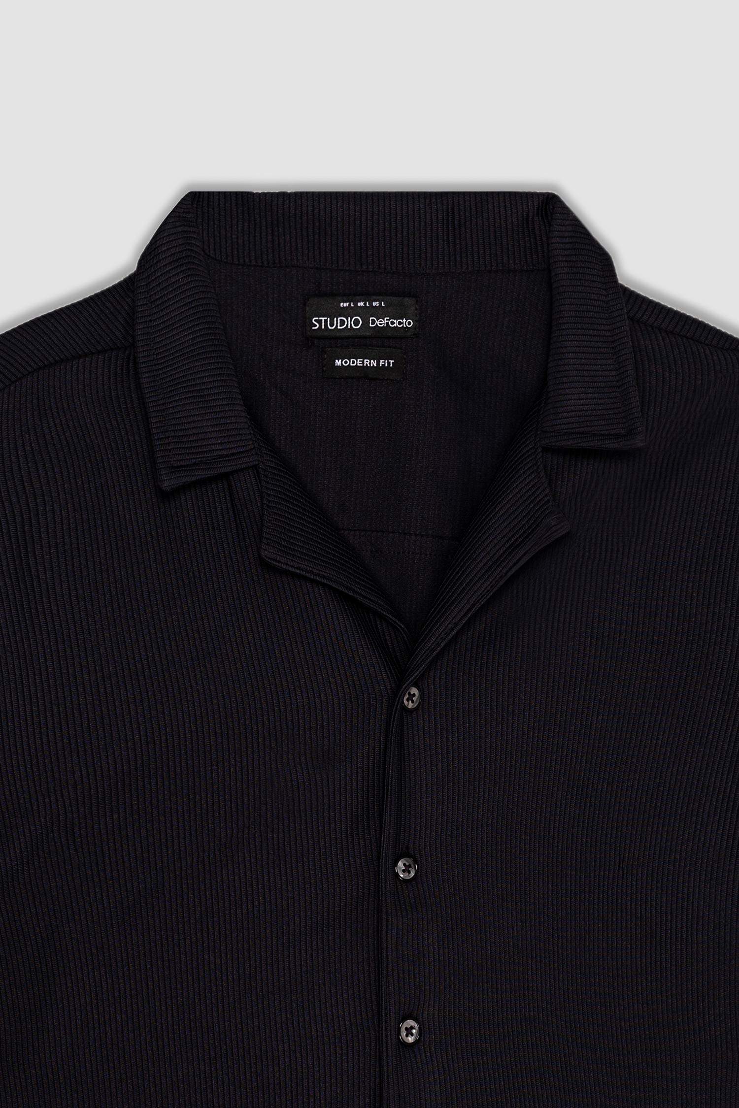 Modern Fit Resort Neck Short Sleeve Shirt