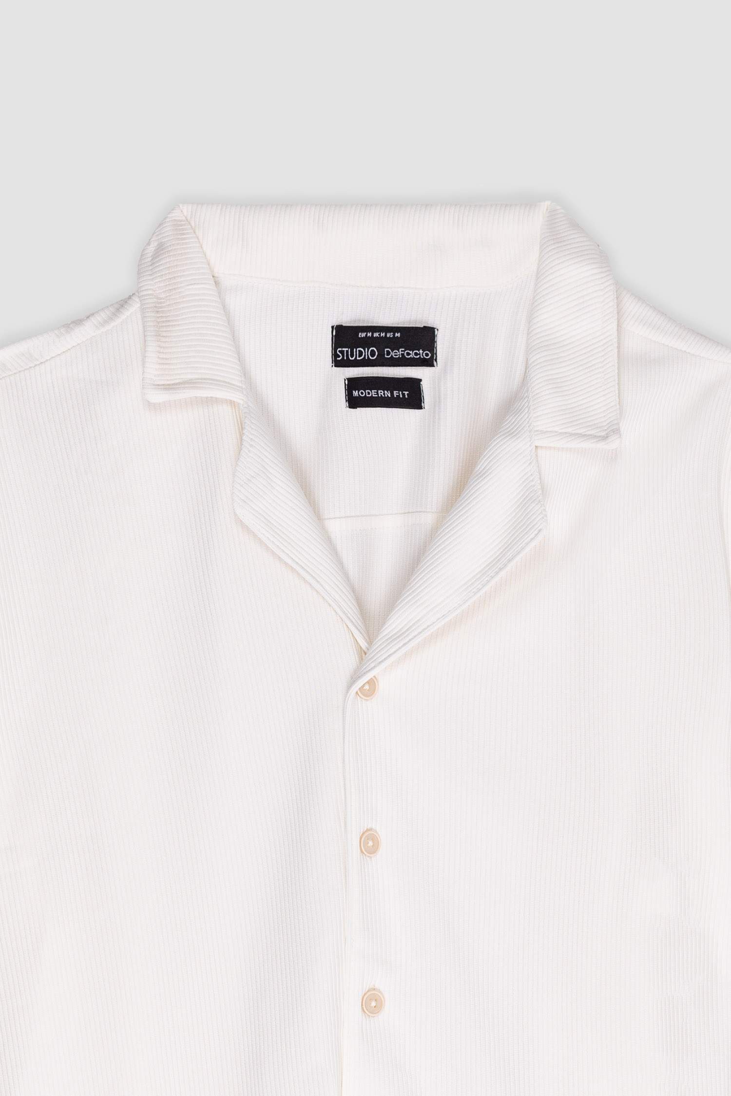 Modern Fit Cotton Short Sleeve Shirt