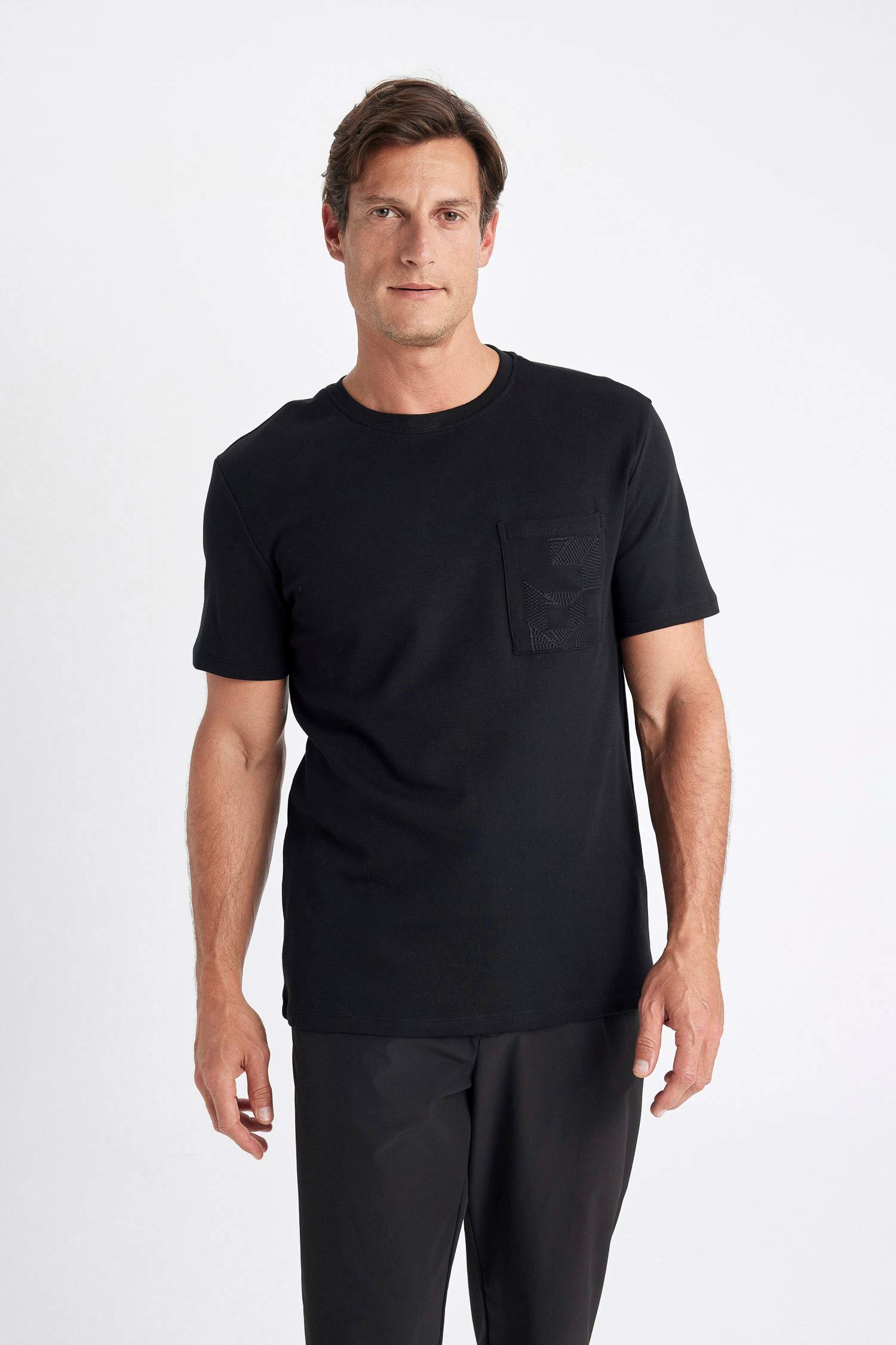 تيشيرت نص كم جيرسي أسود قصة عادية برقبة مستديرة