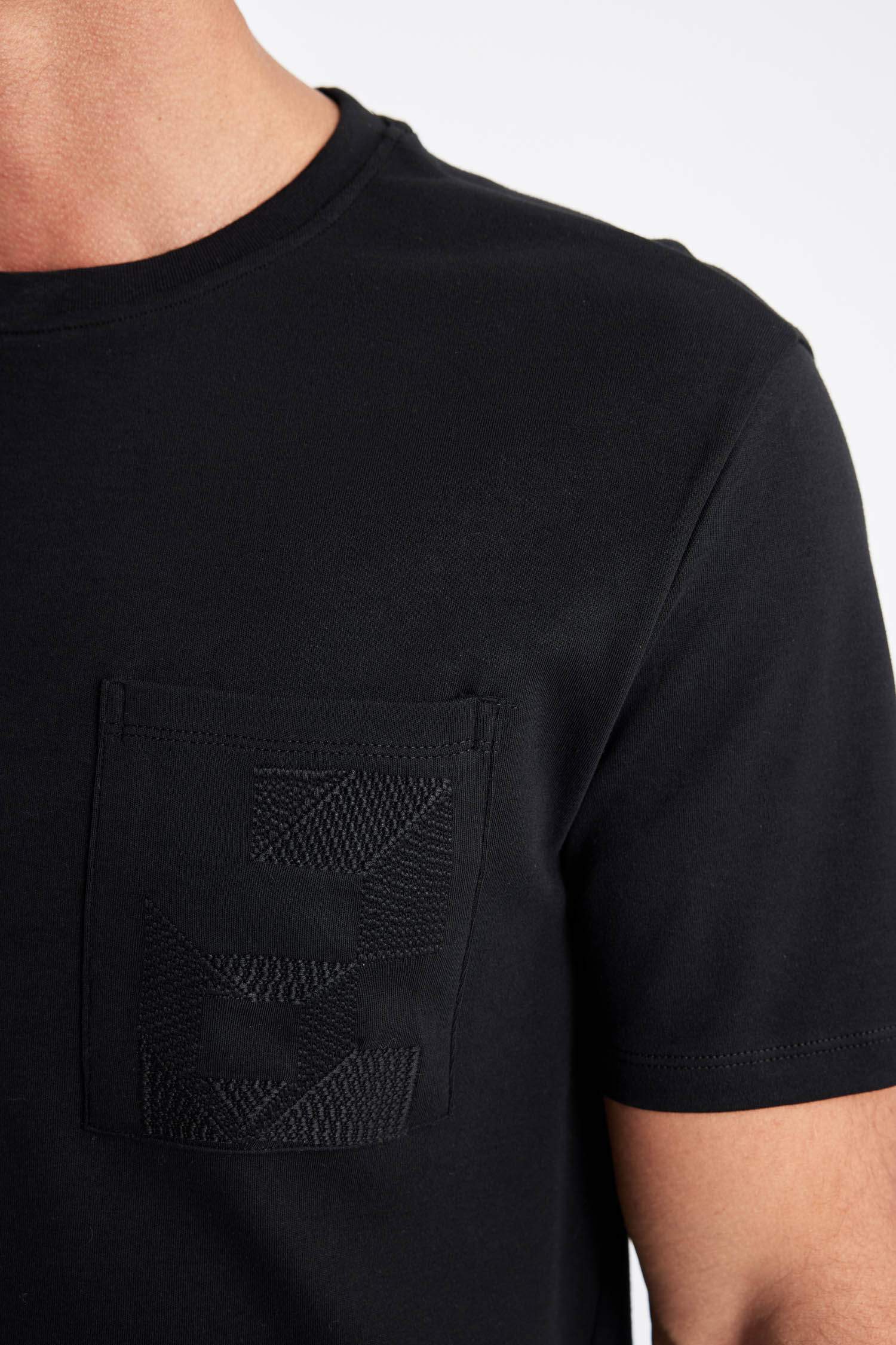 تيشيرت نص كم جيرسي أسود قصة عادية برقبة مستديرة