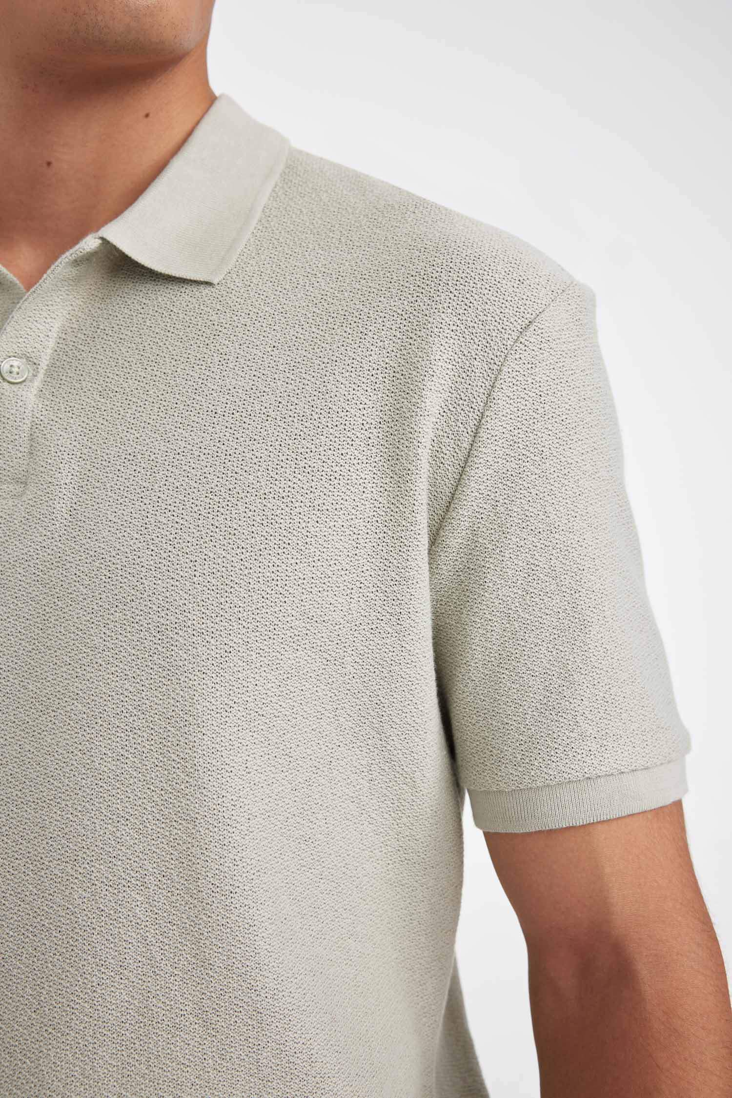 تيشيرت بولو نص كم كريب قصة عادية