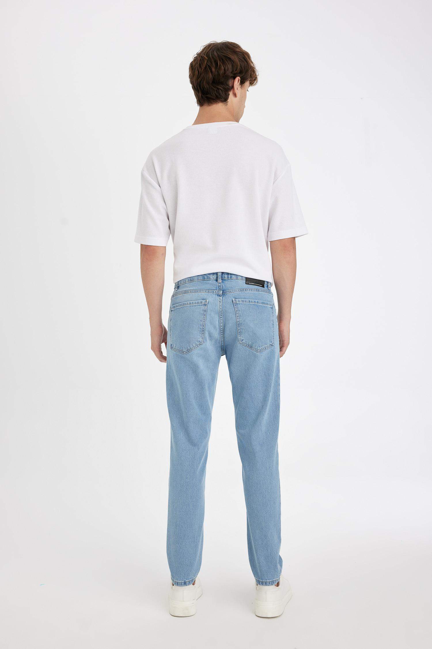 Slim Tapered Fit Normal Waist Tapered Leg Jeans